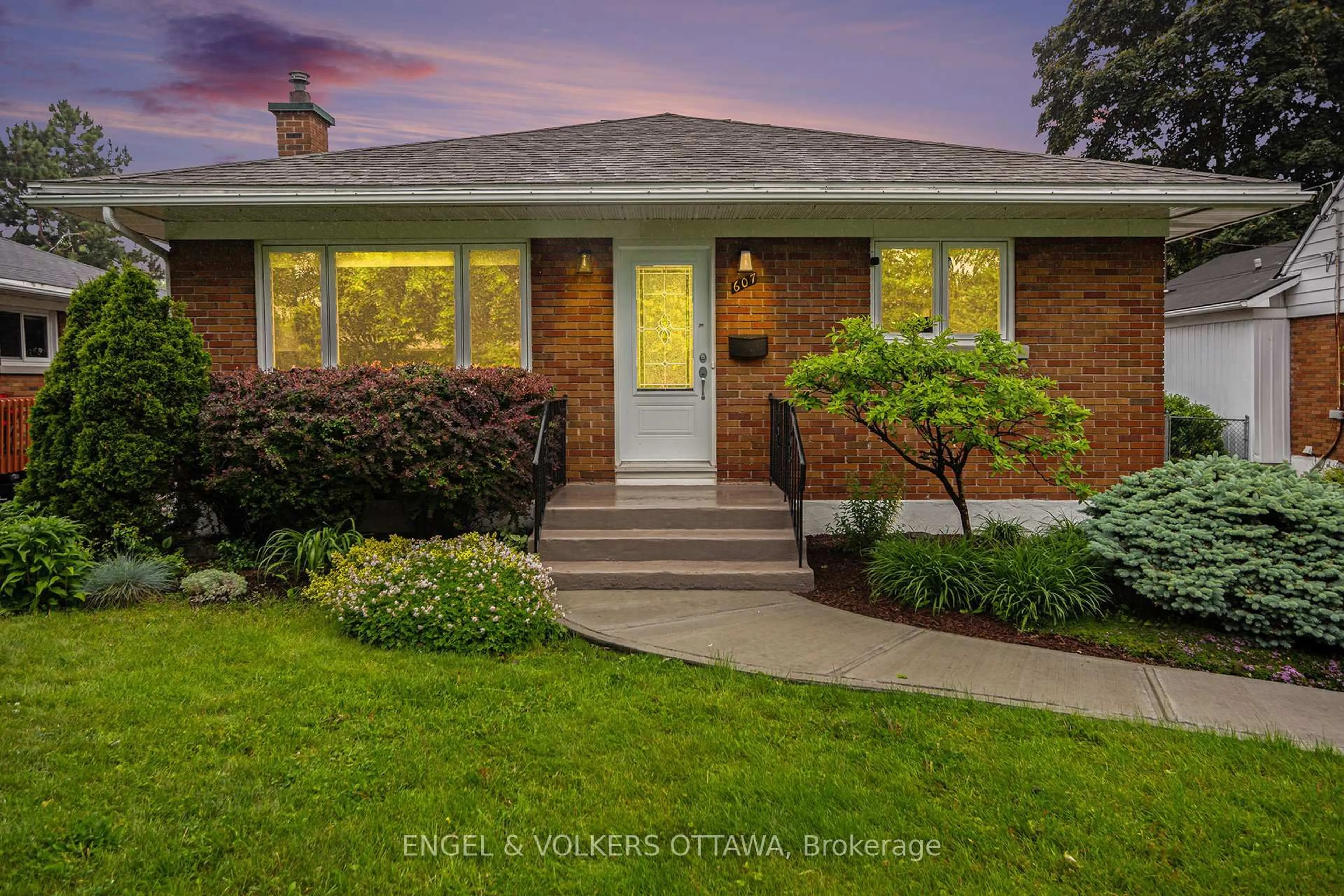 Home with brick exterior material, street for 607 Shelley Ave, Ottawa Ontario K1G 0N5