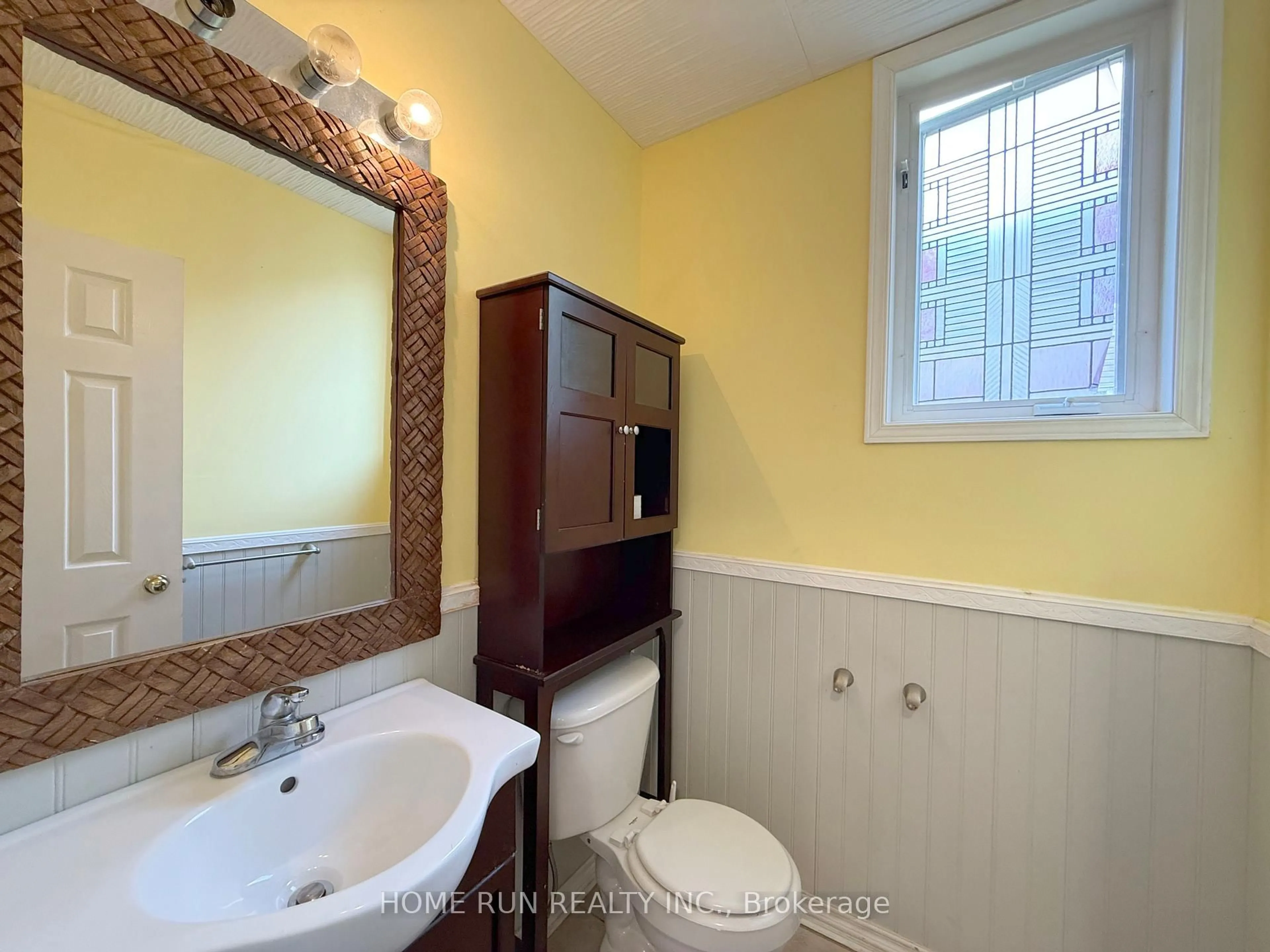 Standard bathroom, unknown for 10 Appledale Dr, Ottawa Ontario K2J 4W4