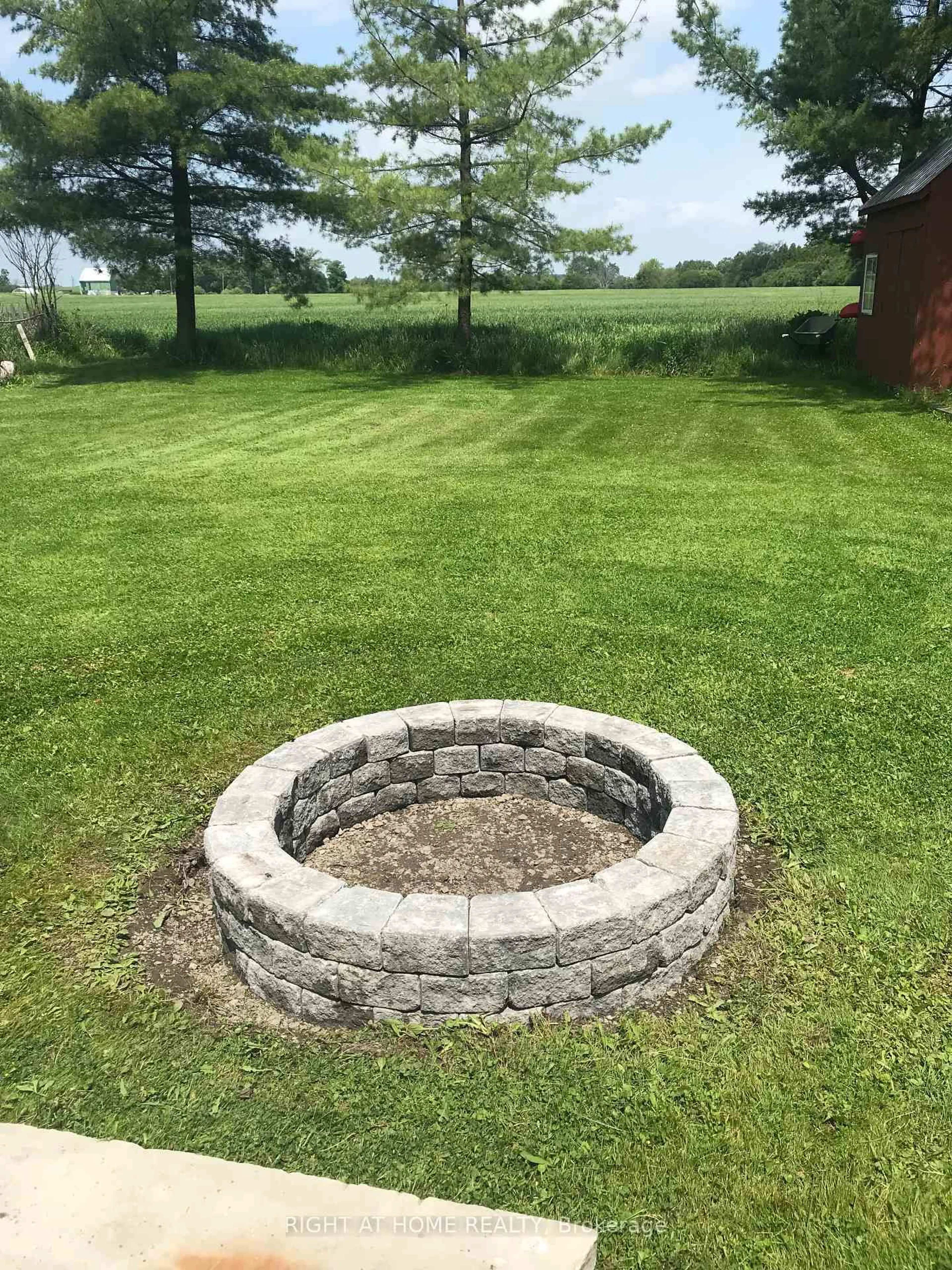 Patio, unknown for 220 King St, Kawartha Lakes Ontario K0M 2T0