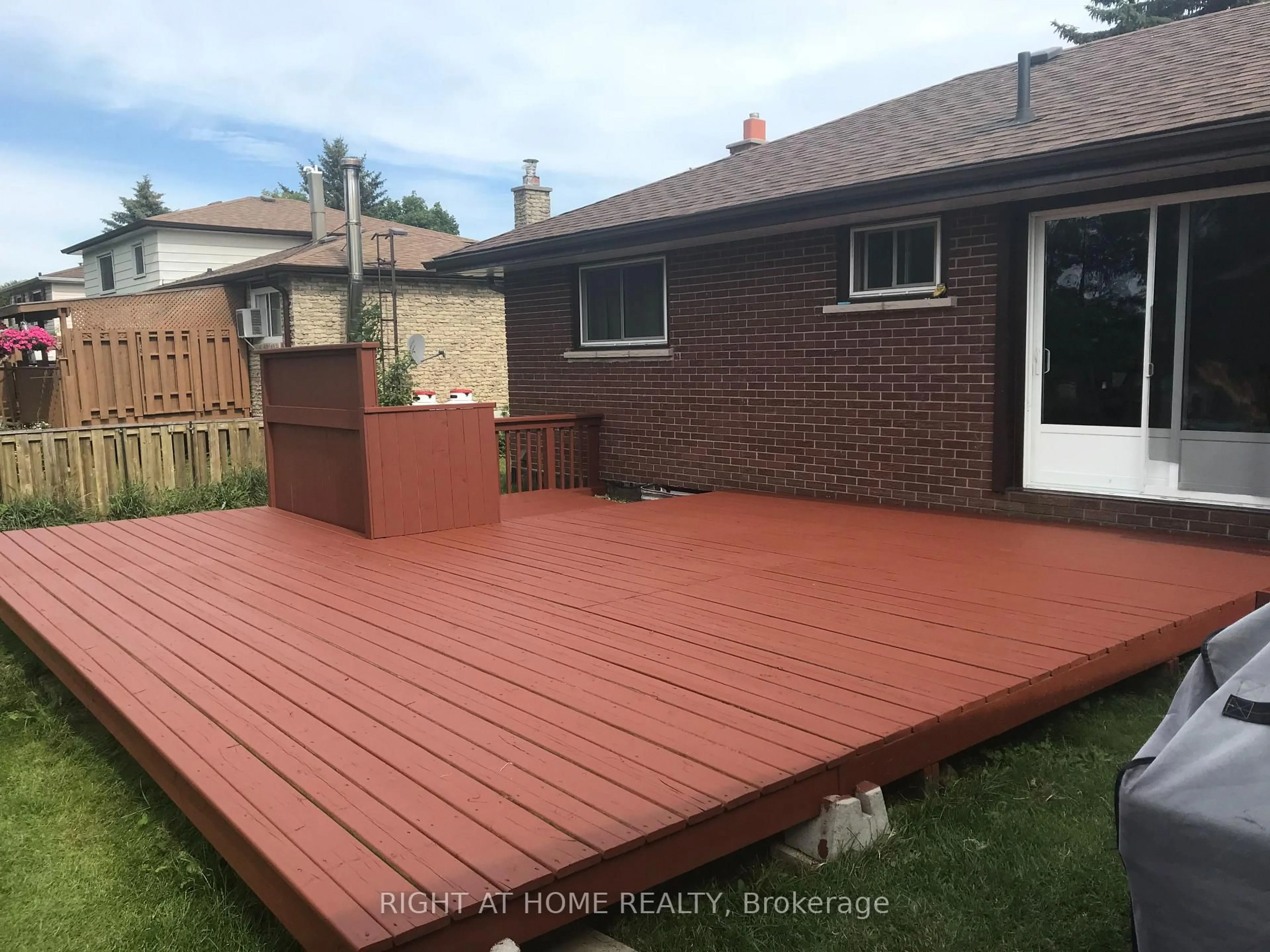 Home with vinyl exterior material, street for 220 King St, Kawartha Lakes Ontario K0M 2T0