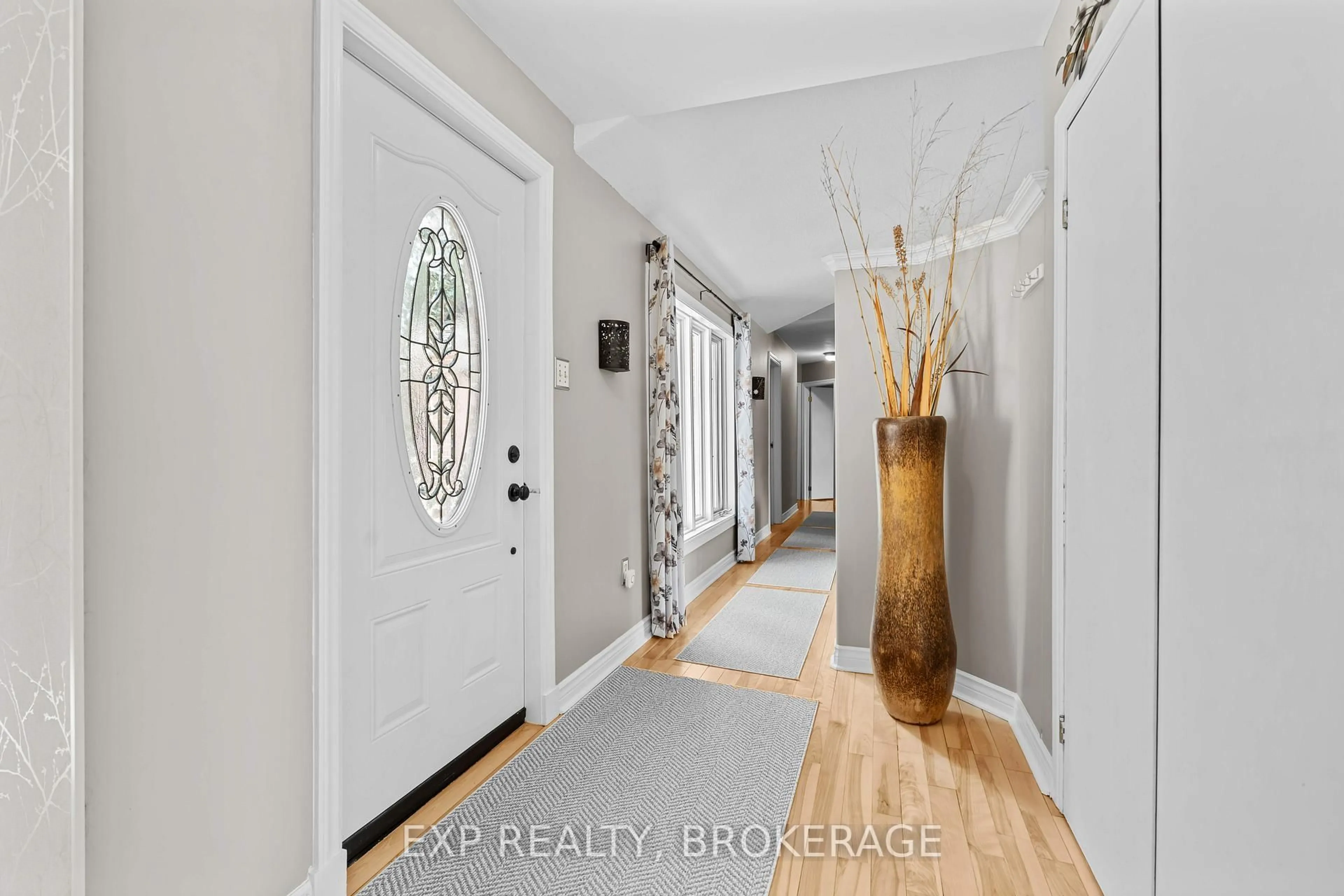 Indoor entryway for 5525 RIDEAU Rd, Battersea Ontario K0H 1H0