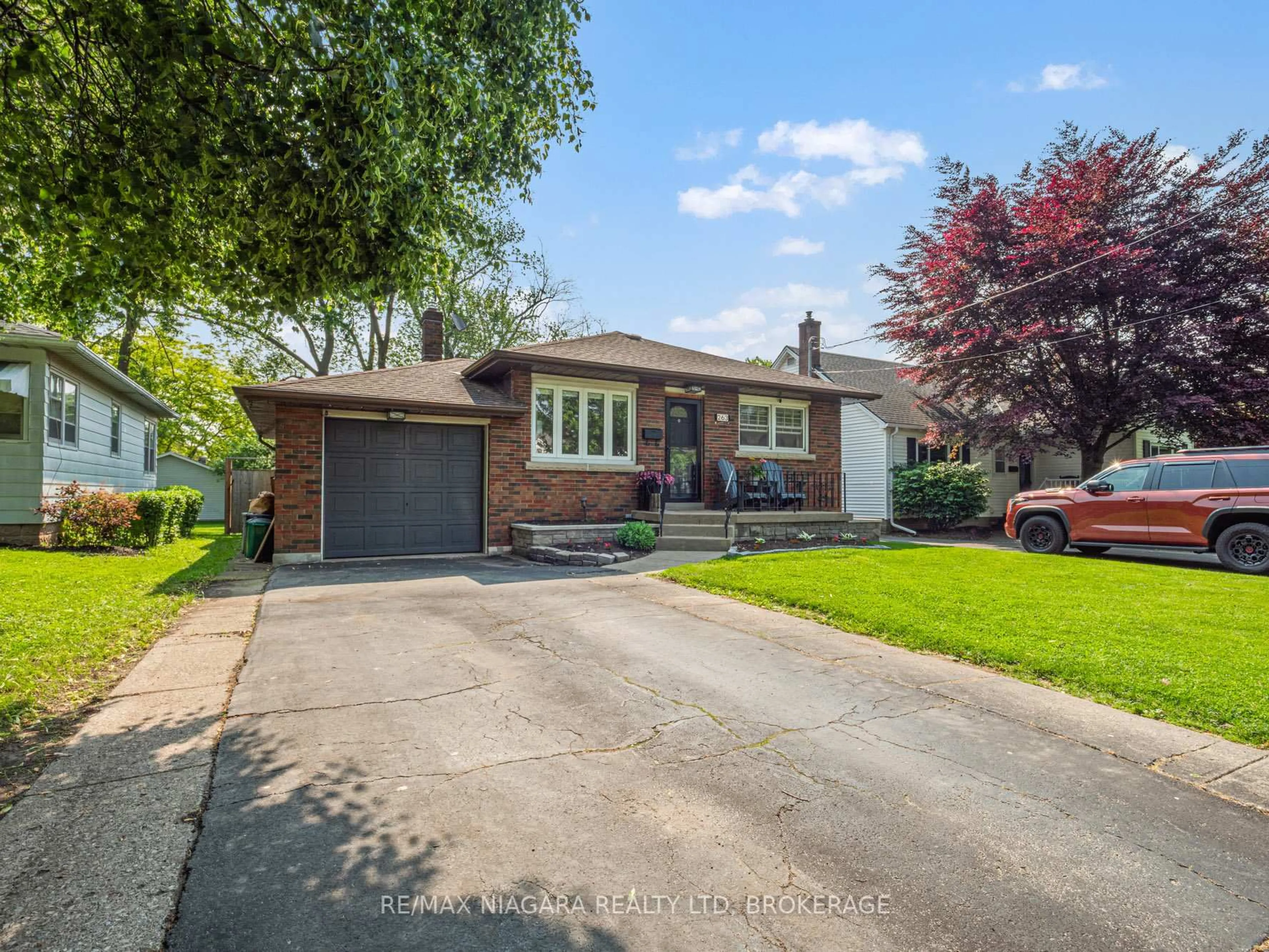 Home with brick exterior material, street for 263 North St, Fort Erie Ontario L2A 3R9
