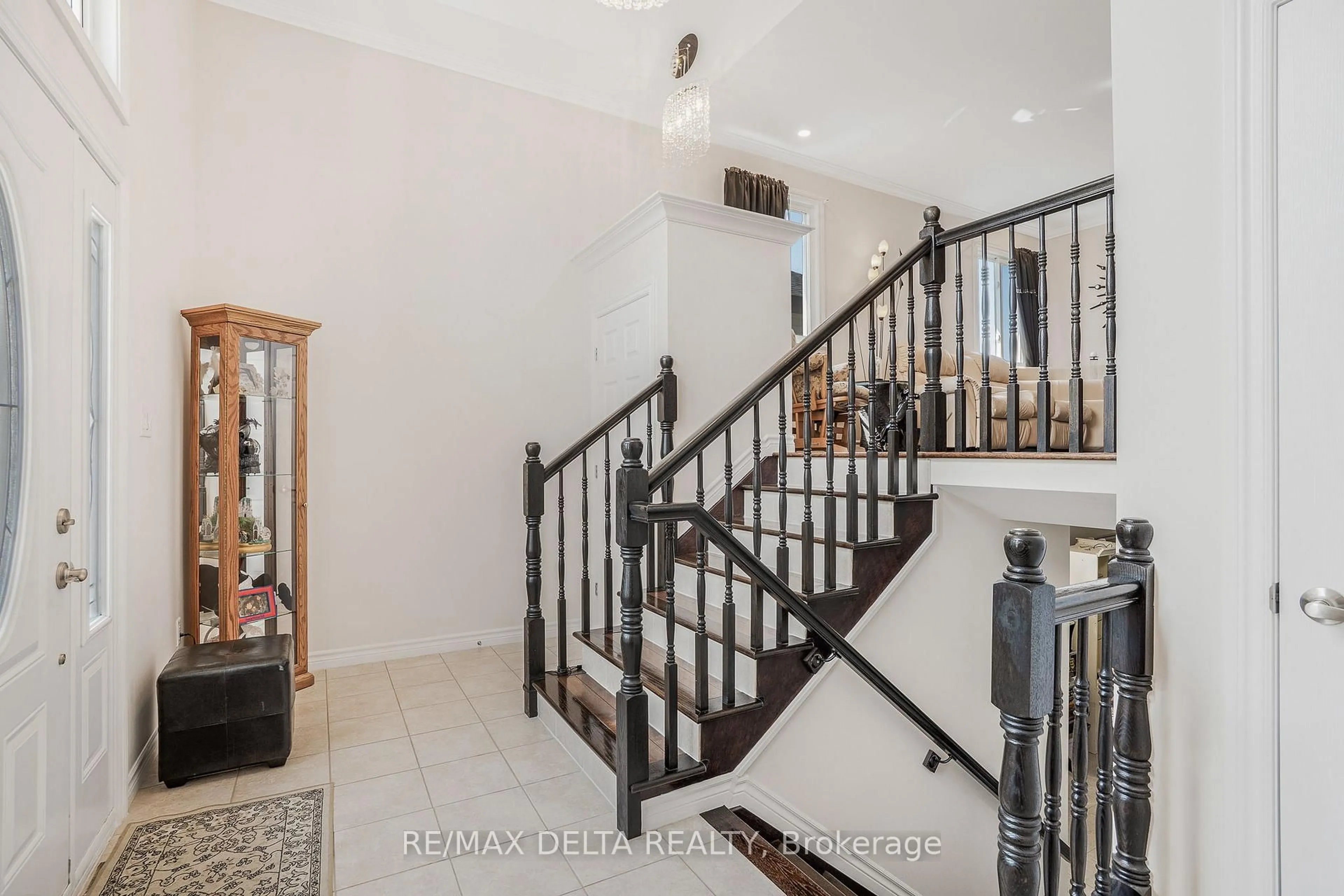 Indoor foyer for 5 Lamoureux St, The Nation Ontario K0C 2B0