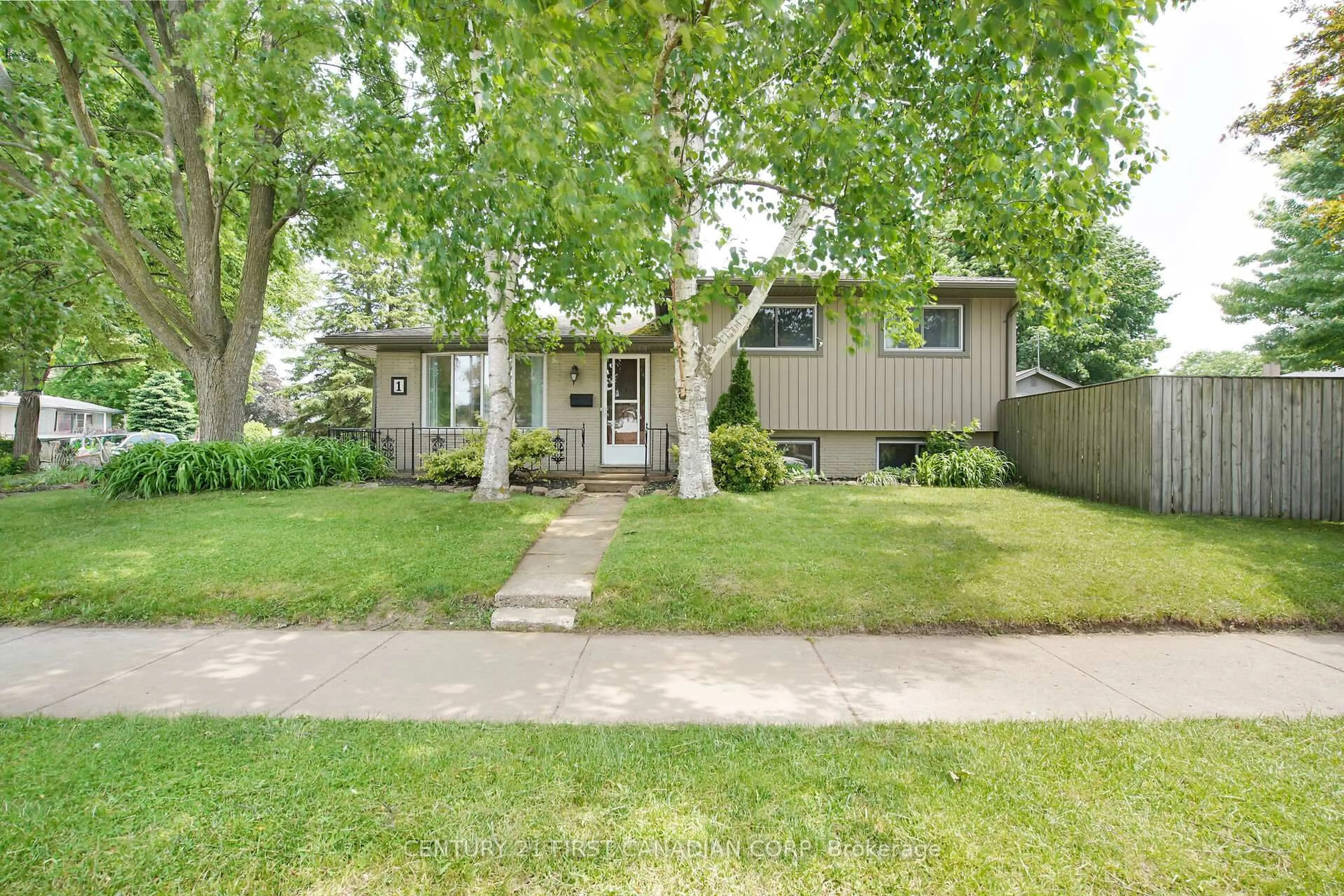 Home with vinyl exterior material, street for 1 Buchan Rd, London East Ontario N5V 1K9