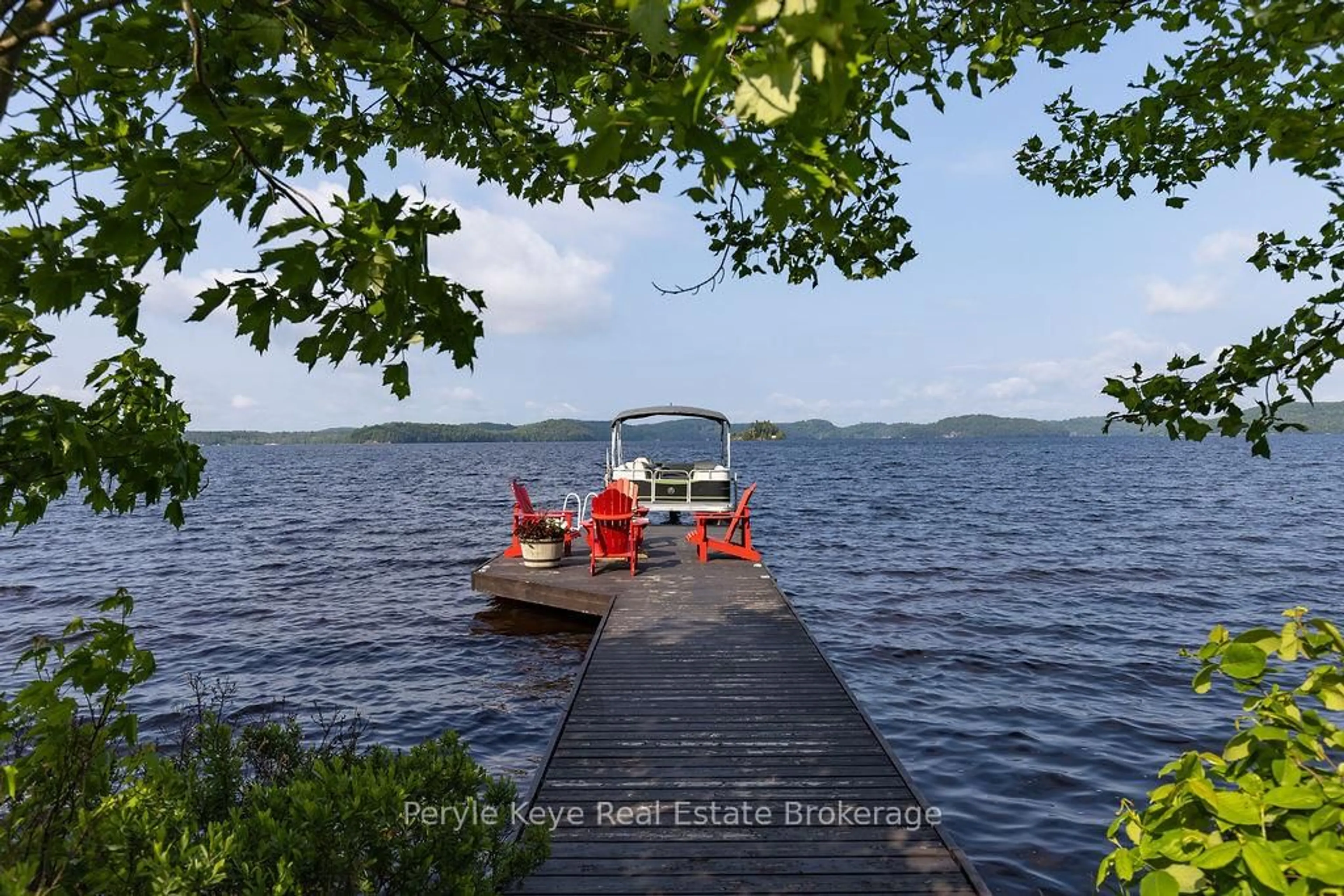 Blurry image for 118 Robin Rd, Huntsville Ontario P1H 1N4