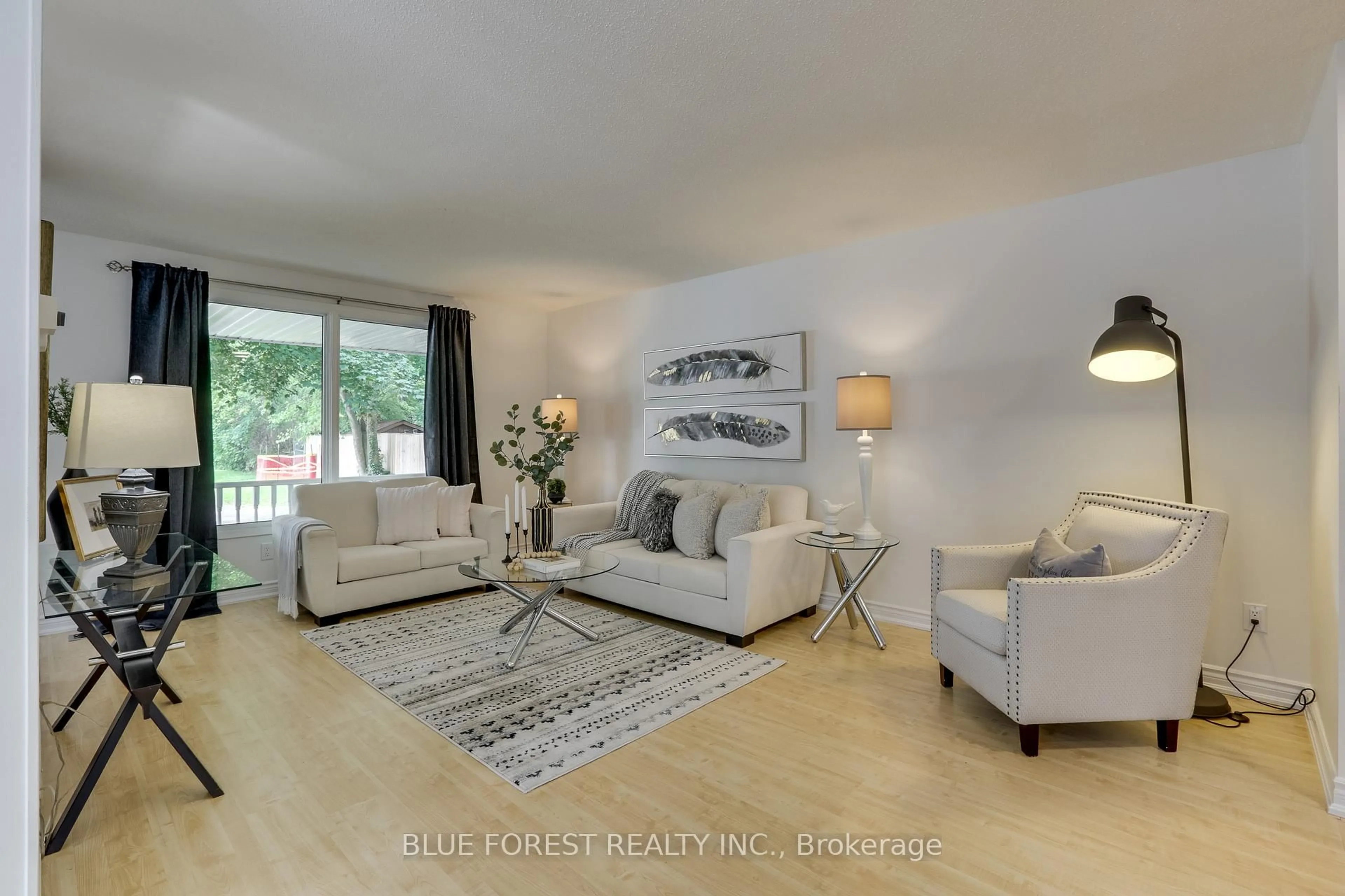 Living room with furniture, unknown for 52 Glendale Ave, London South Ontario N6J 4A6