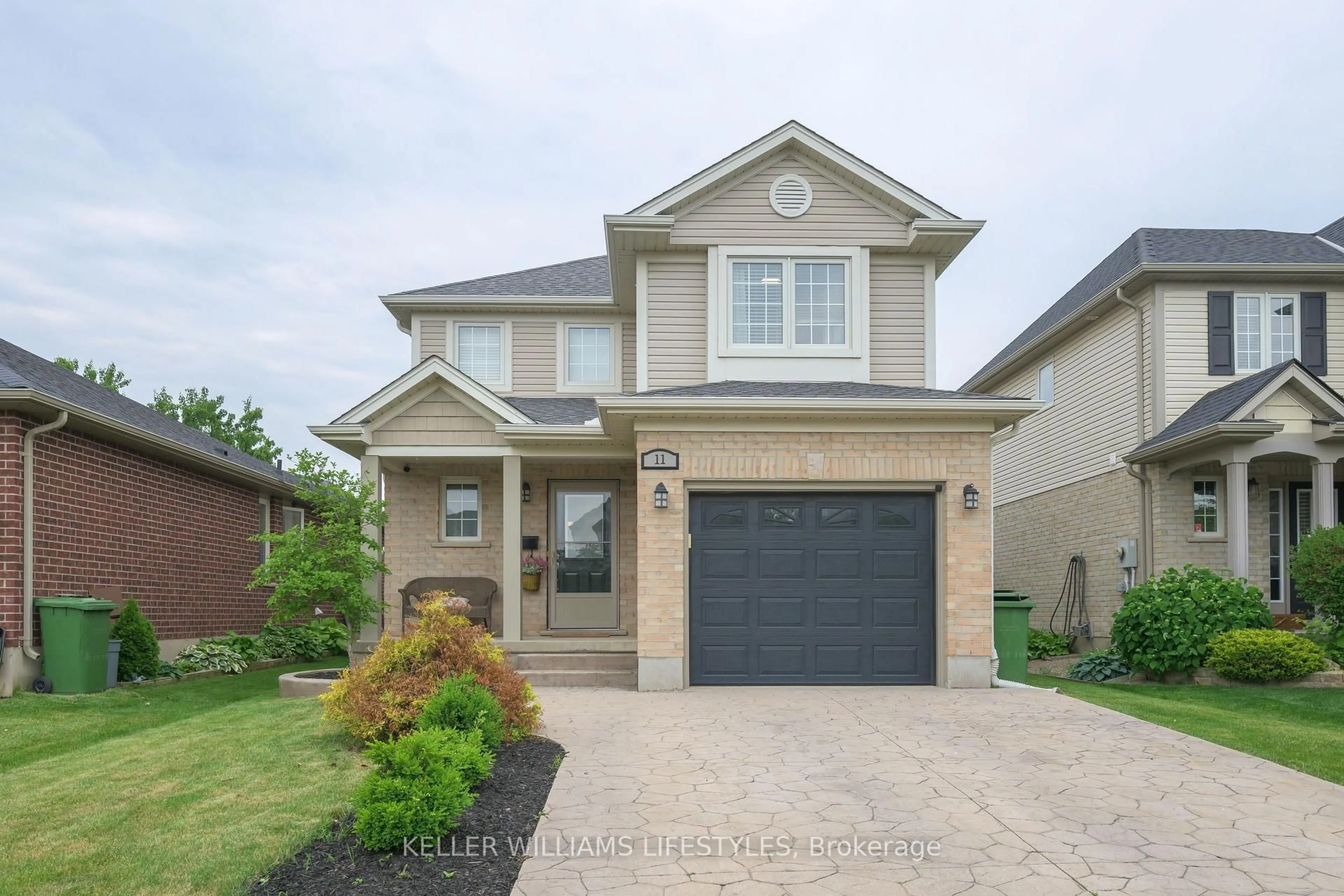 Home with brick exterior material, street for 11 Southgate Pkwy, St. Thomas Ontario N5R 6M1