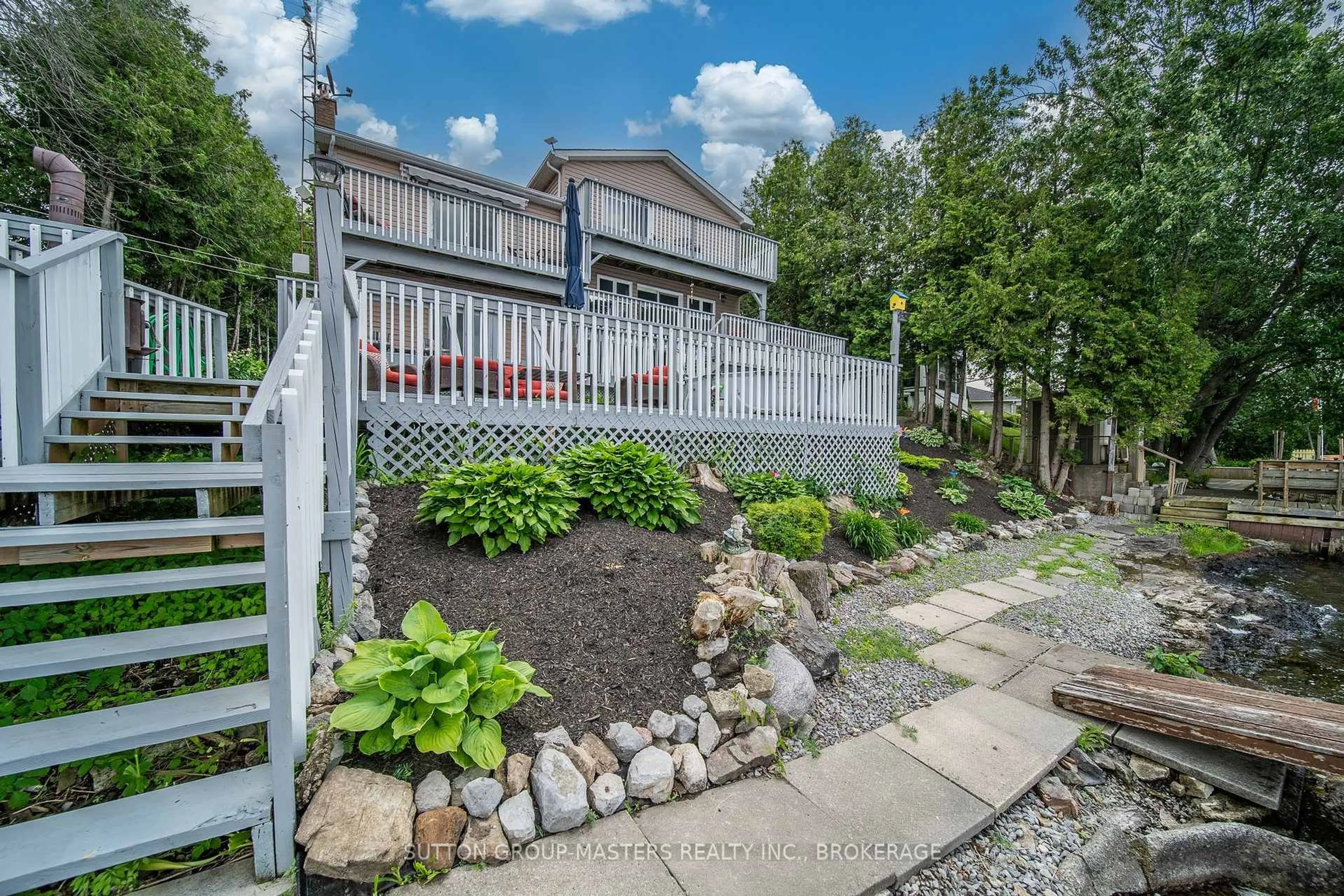 Patio, street for 20B Oak Lane, Tamworth Ontario K0K 3G0
