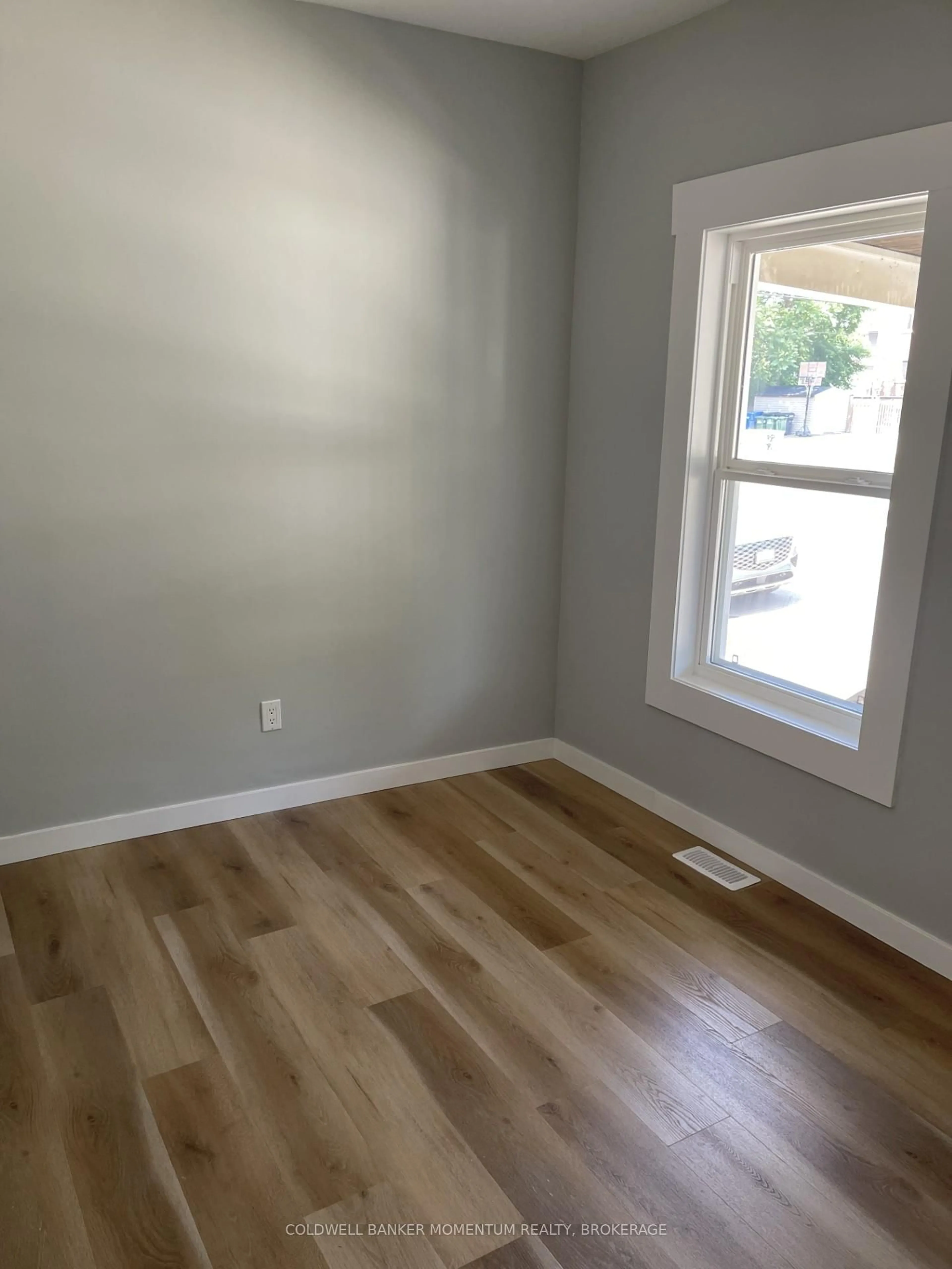 A pic of a room for 44.5 division St, St. Catharines Ontario L2R 3G5