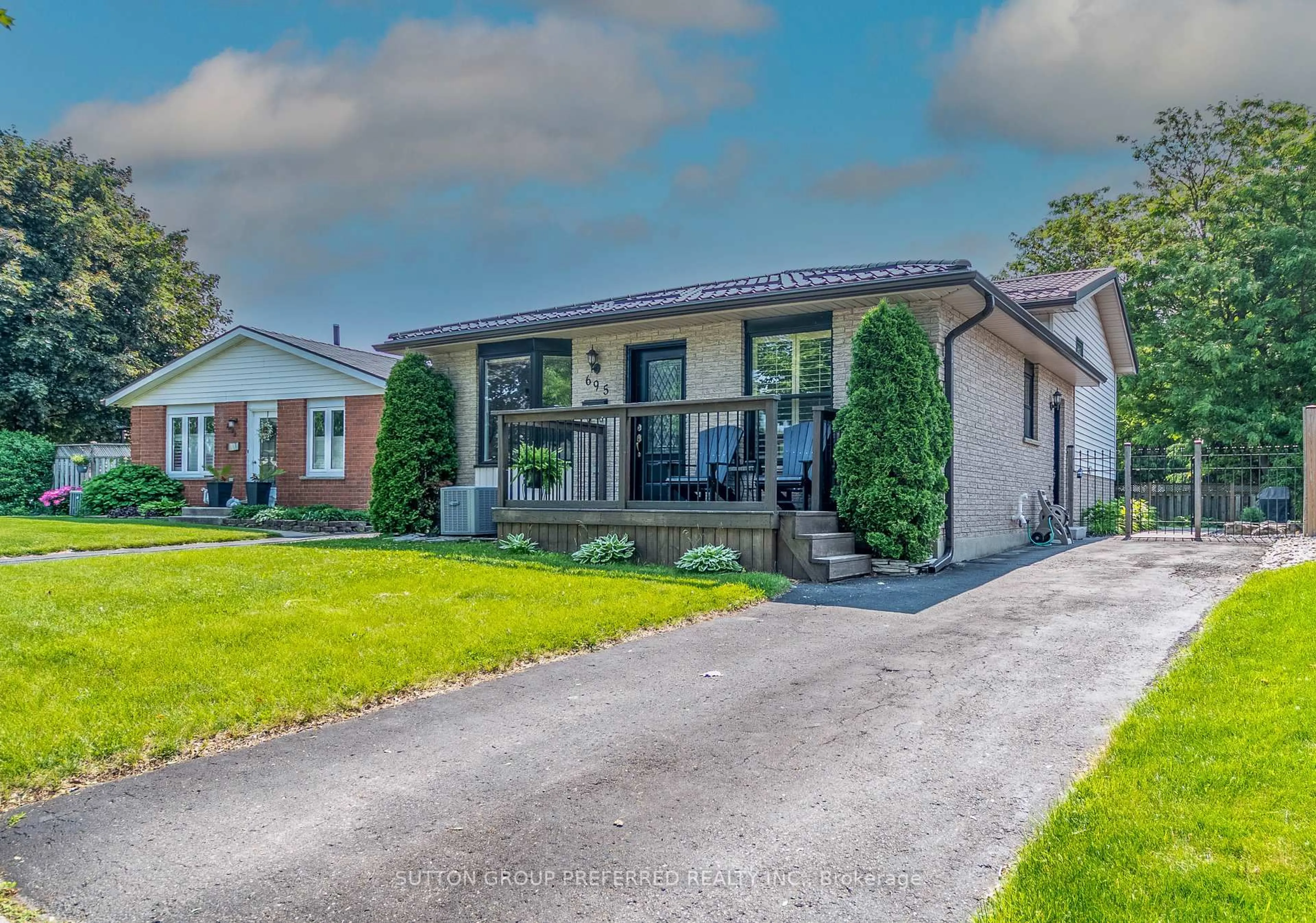 Unknown for 695 Railton Ave, London East Ontario N5V 4E2