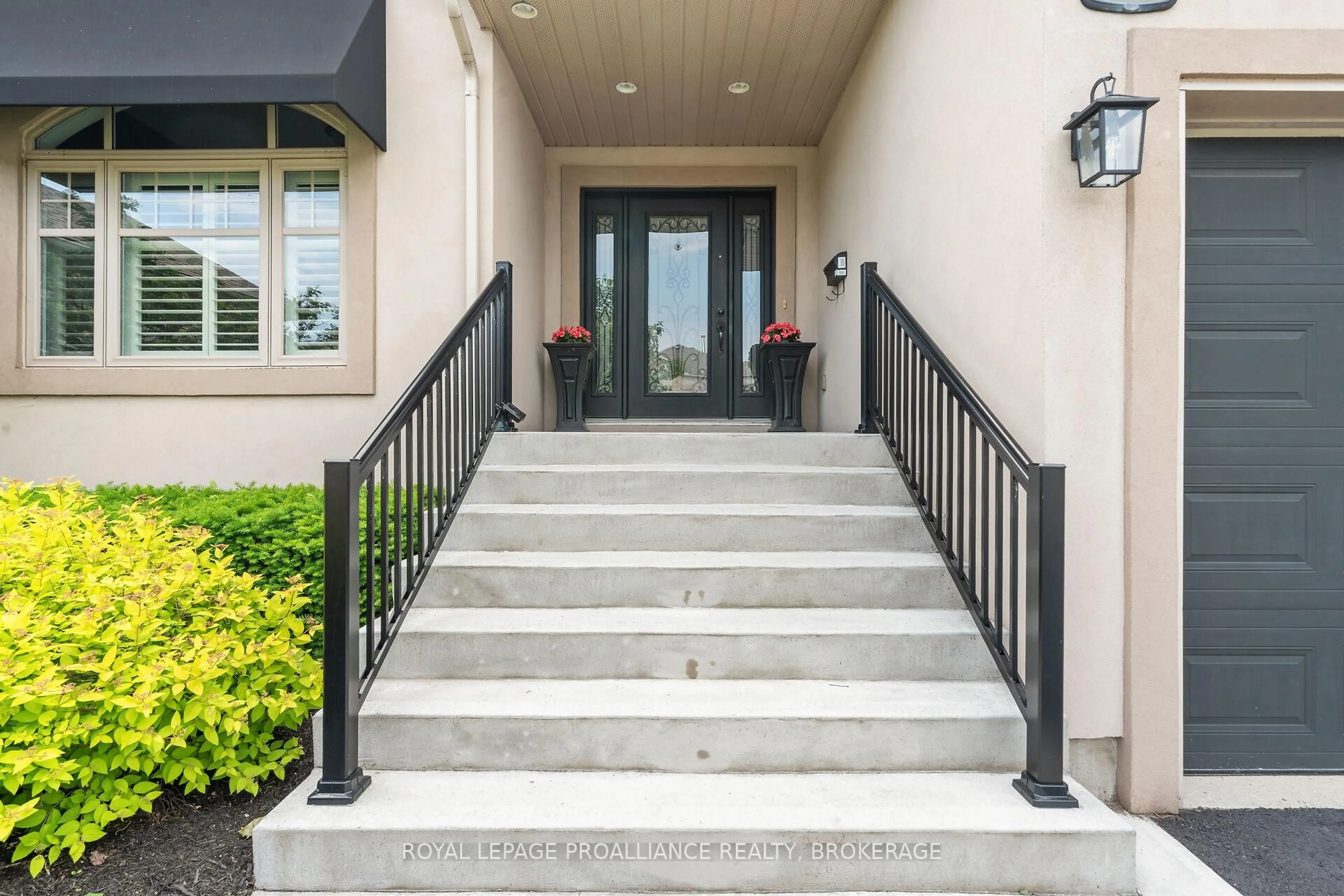Indoor entryway for 1140 Trailhead Pl, Kingston Ontario K7M 9H3