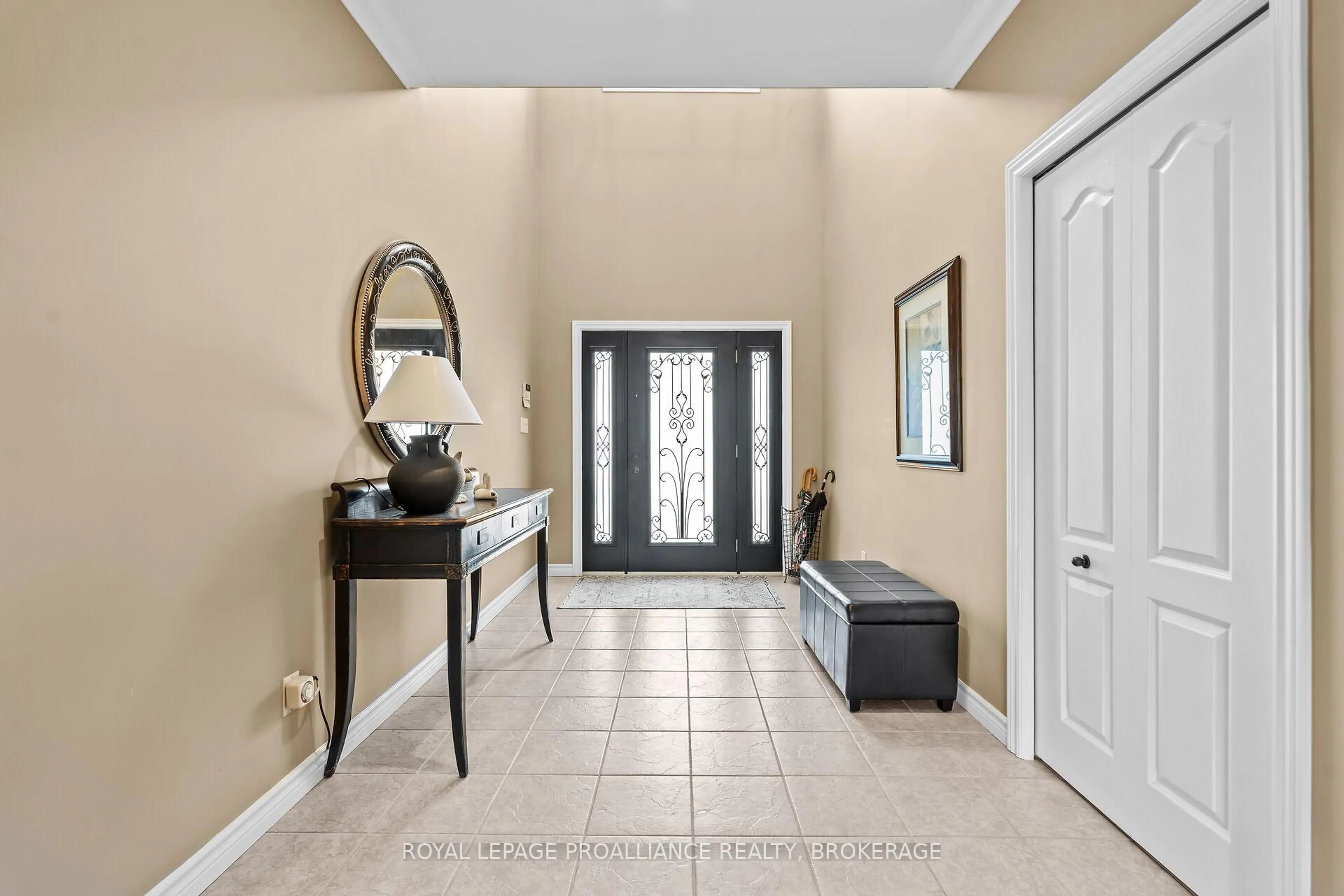 Indoor entryway for 1140 Trailhead Pl, Kingston Ontario K7M 9H3