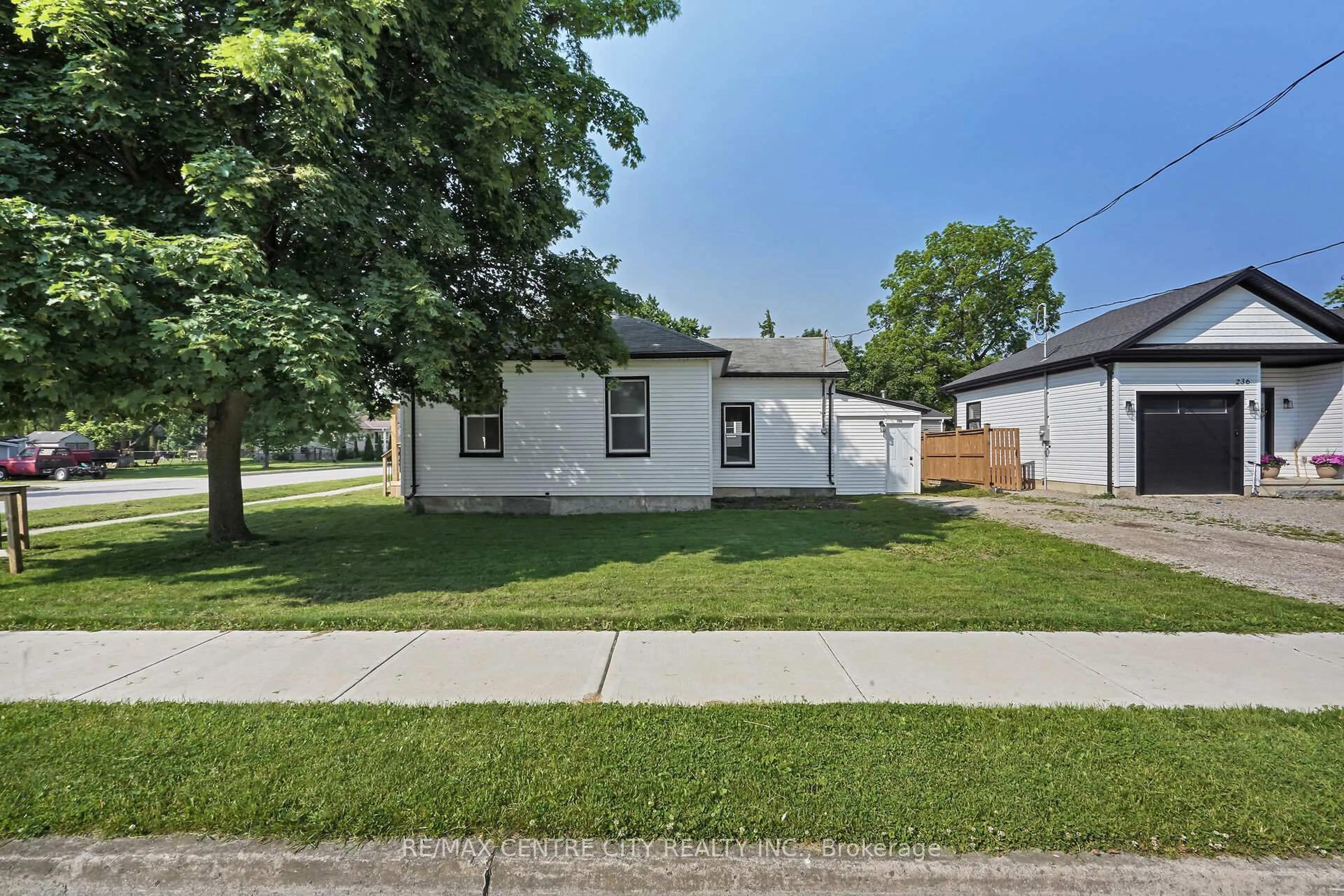 Unknown for 196 Mckellar St, Southwest Middlesex Ontario N7G 2Y4