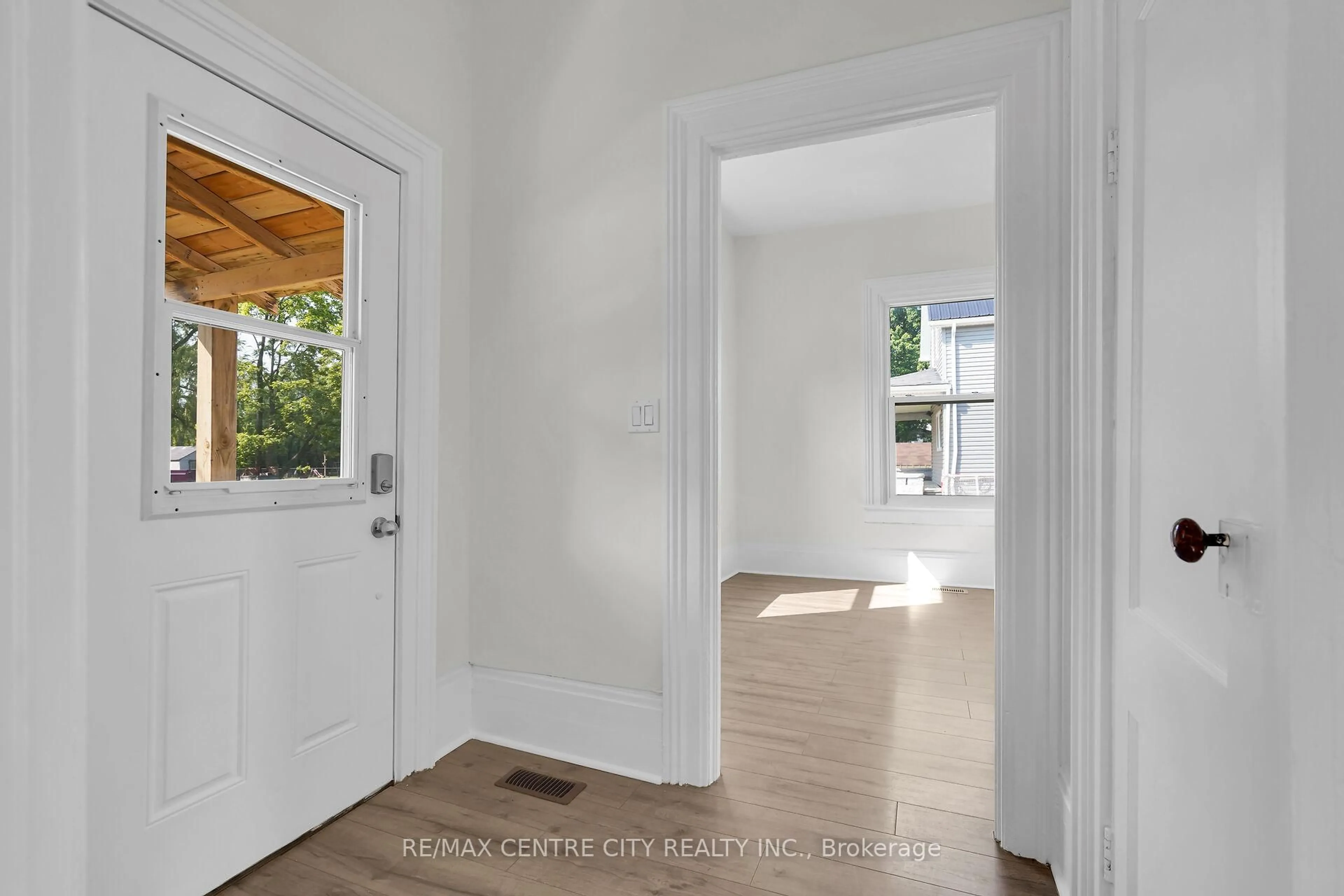 Indoor entryway for 196 Mckellar St, Southwest Middlesex Ontario N7G 2Y4