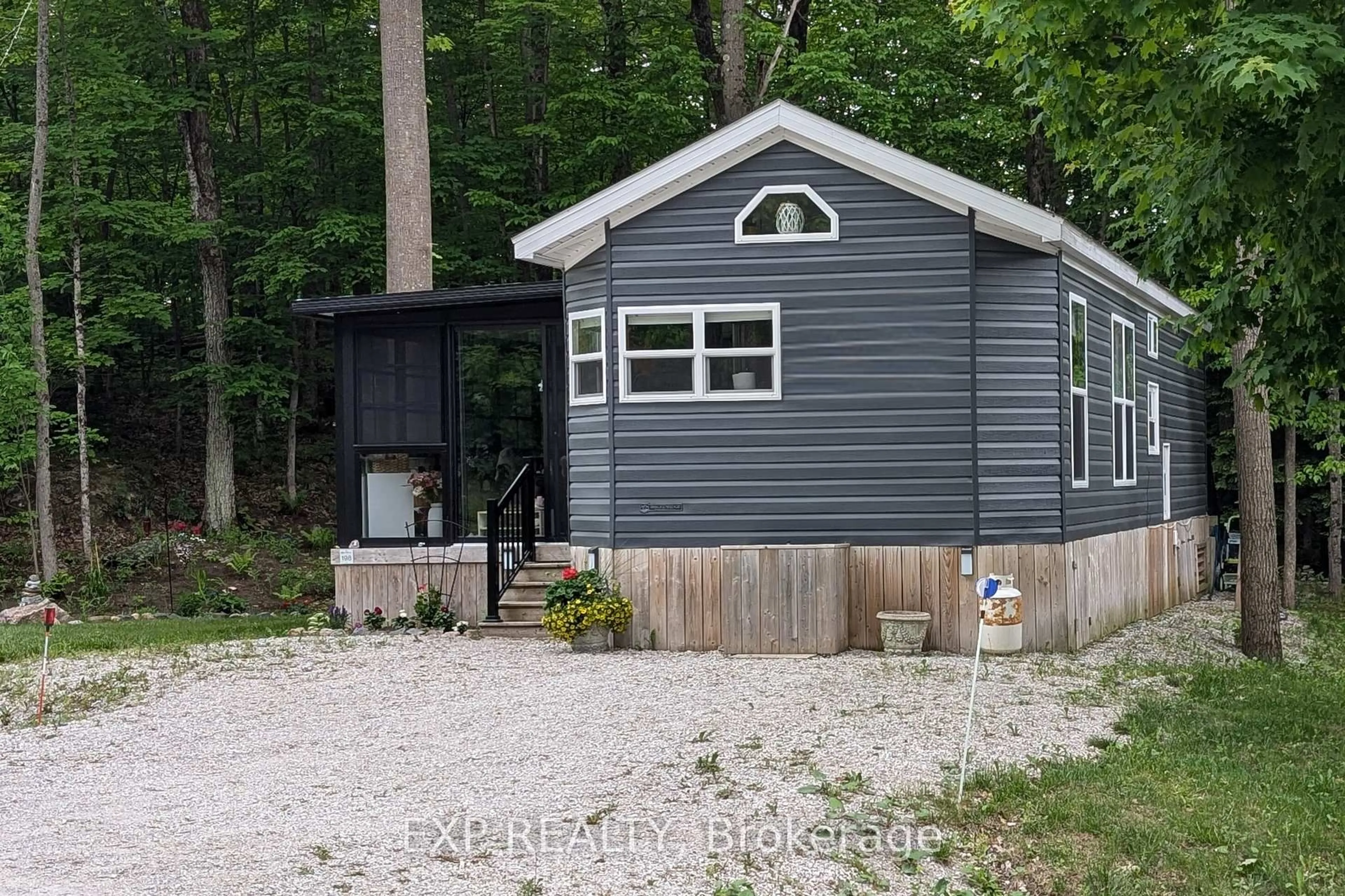 Shed for 1082 Shamrock Marina Rd #198, Gravenhurst Ontario P0E 1N0