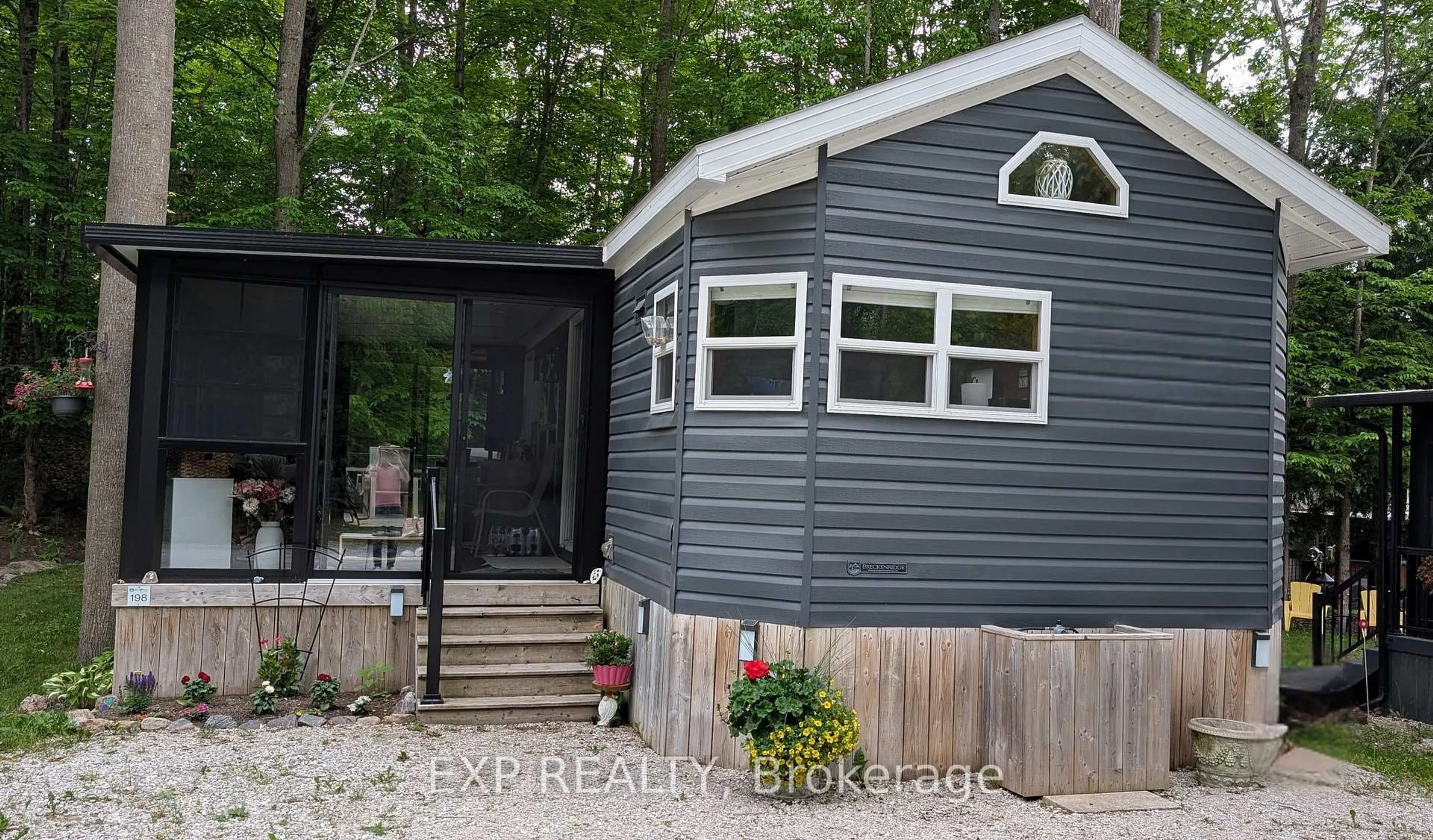 Shed for 1082 Shamrock Marina Rd #198, Gravenhurst Ontario P0E 1N0