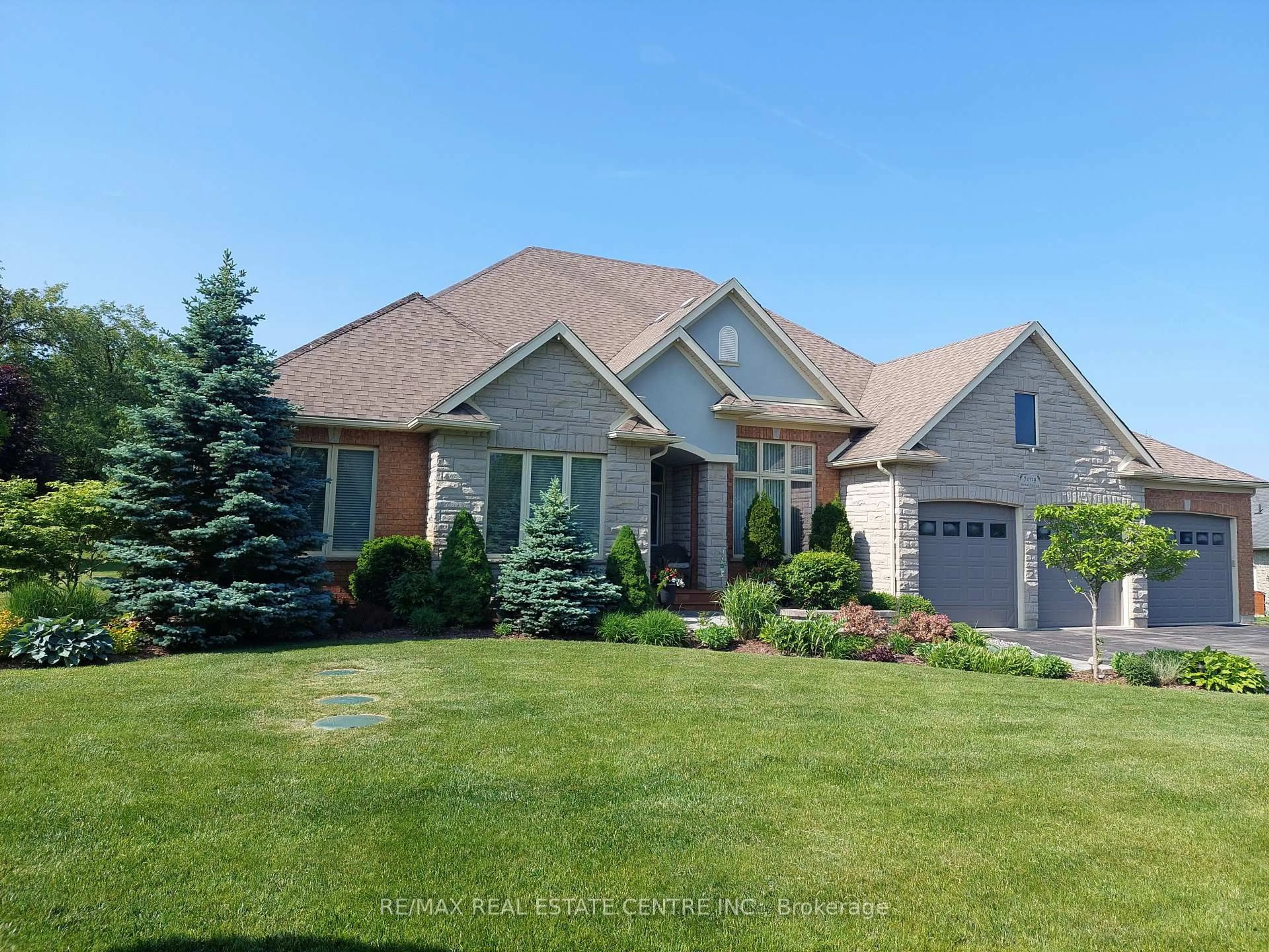 Home with brick exterior material, street for 40 Brookhaven Cres, East Garafraxa Ontario L9W 7M9
