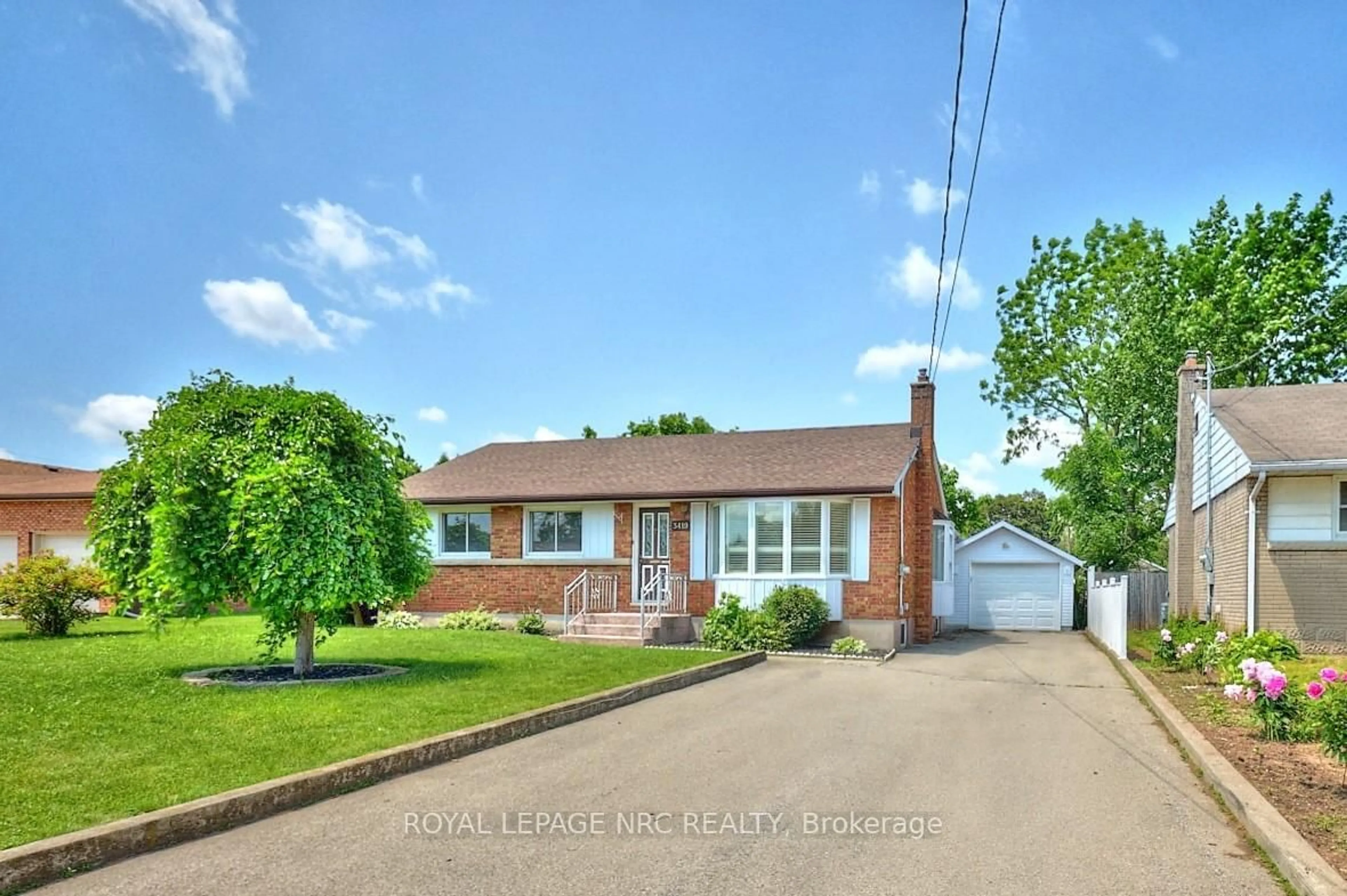 Home with brick exterior material, street for 3419 Saint George Ave, Niagara Falls Ontario L2J 2P7