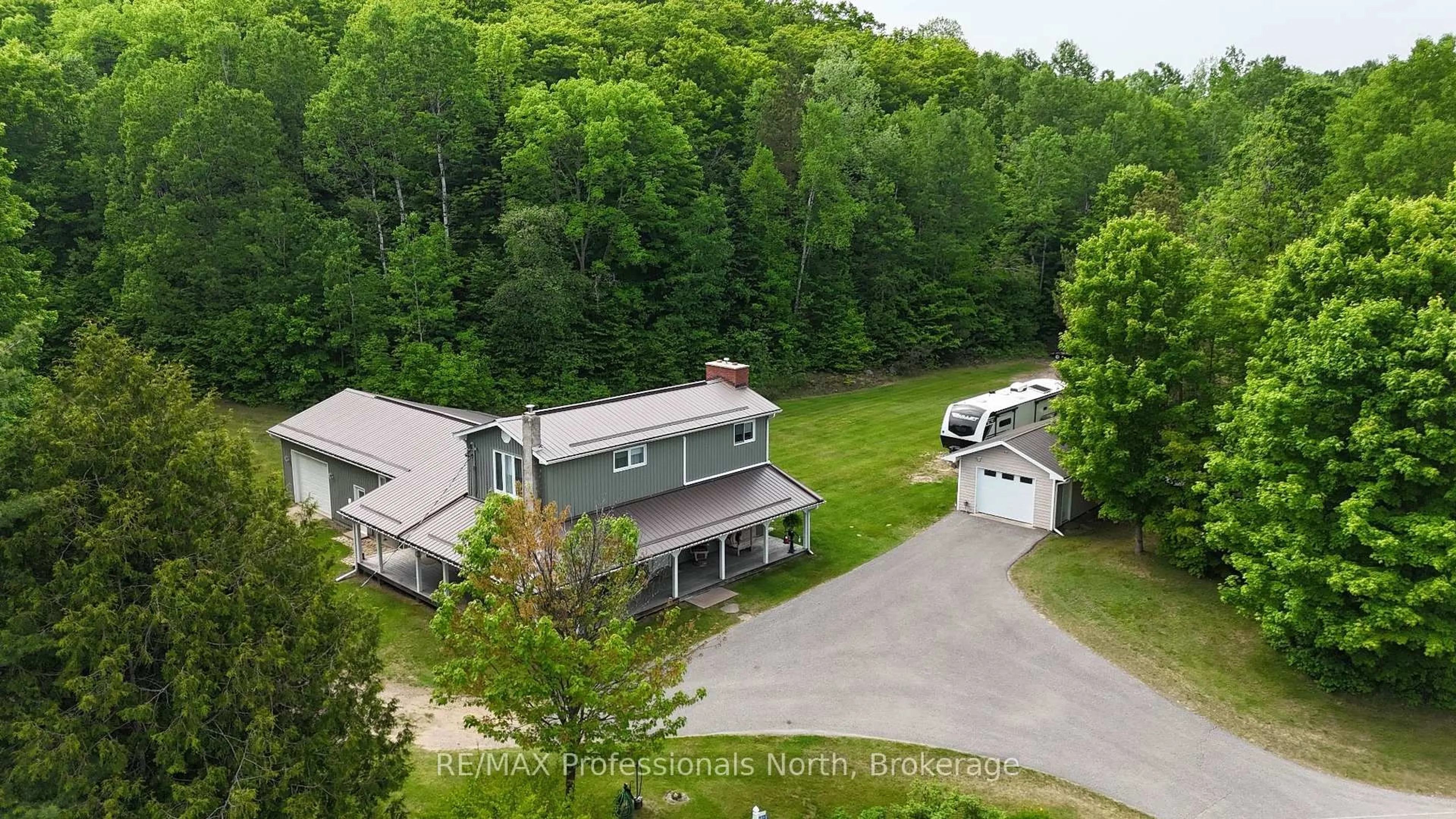 A pic from outside/outdoor area/front of a property/back of a property/a pic from drone, unknown for 1023 Chester Cres, Dysart et al Ontario K0L 1X0
