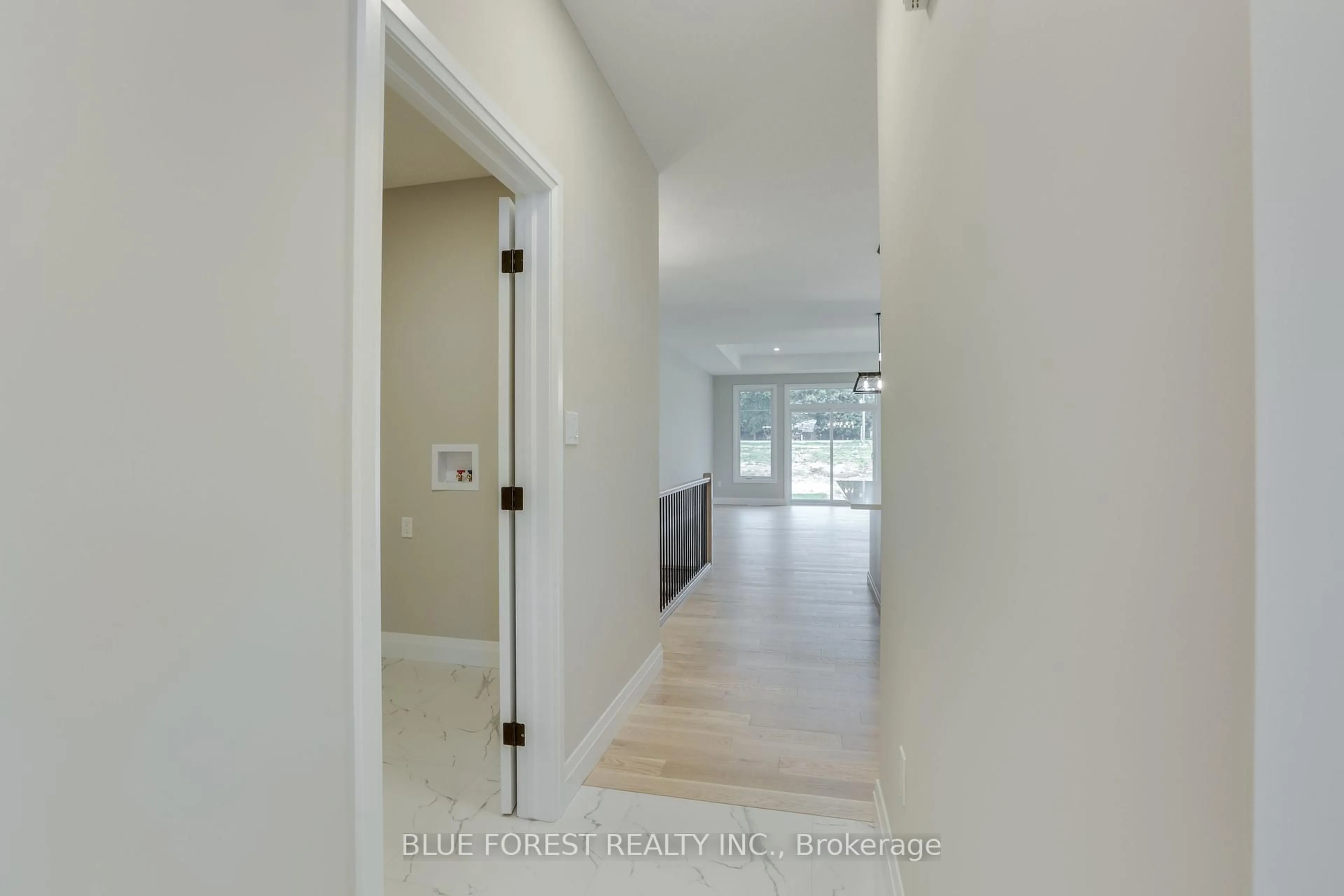 Indoor entryway for 147 SHIRLEY St, Thames Centre Ontario N0M 2P0