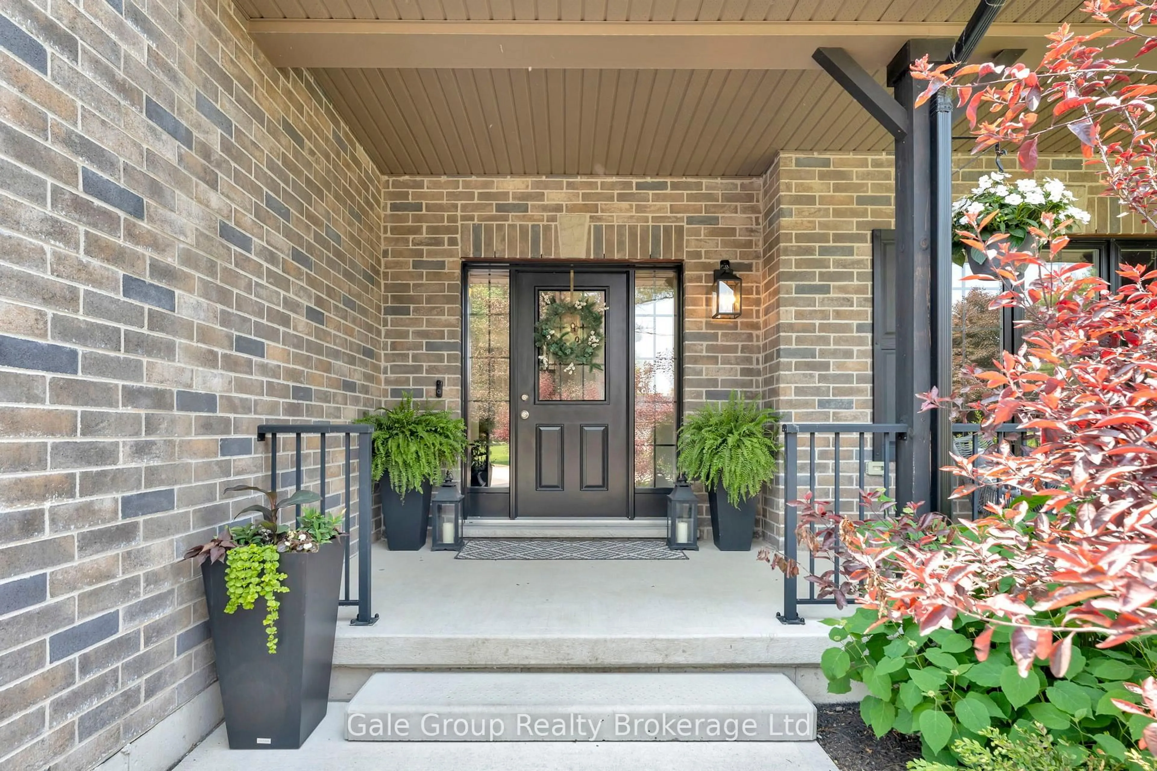 Indoor entryway for 35 Henry St, Blandford-Blenheim Ontario N0J 1G0