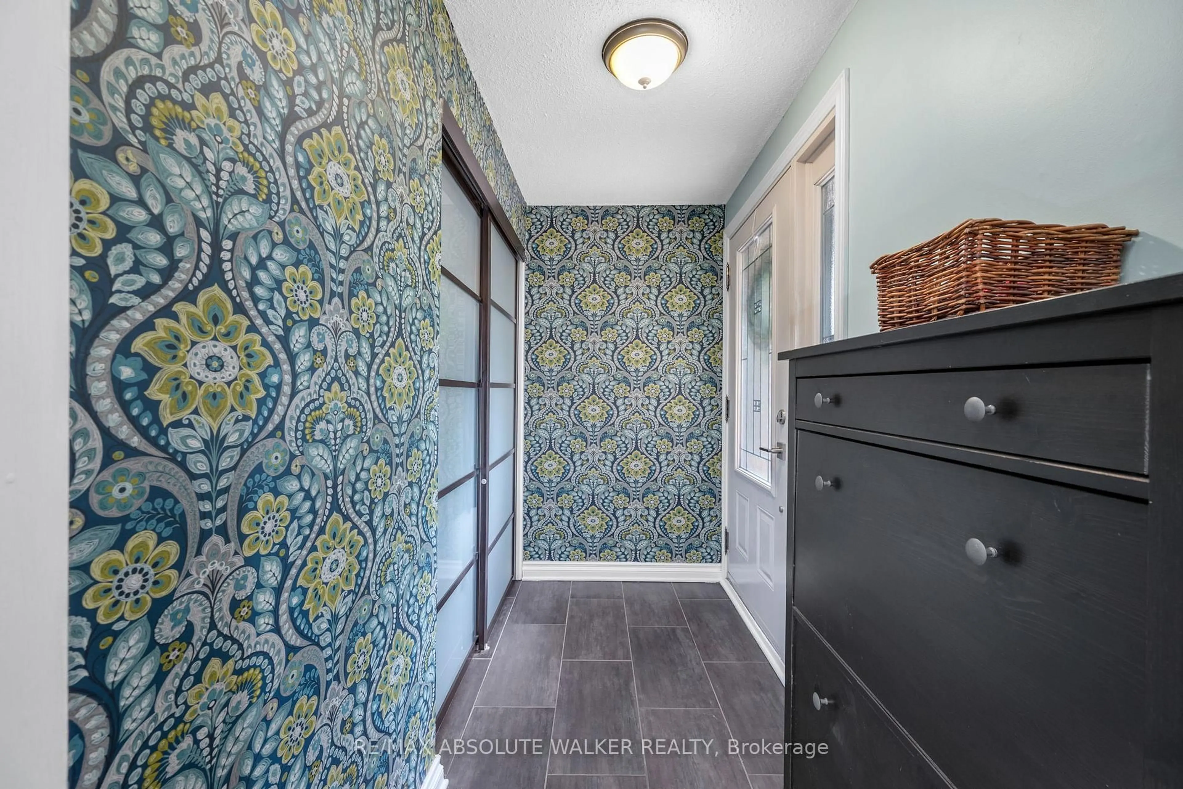 Laundry room for 1881 Greenacre Cres, Ottawa Ontario K1J 6S7