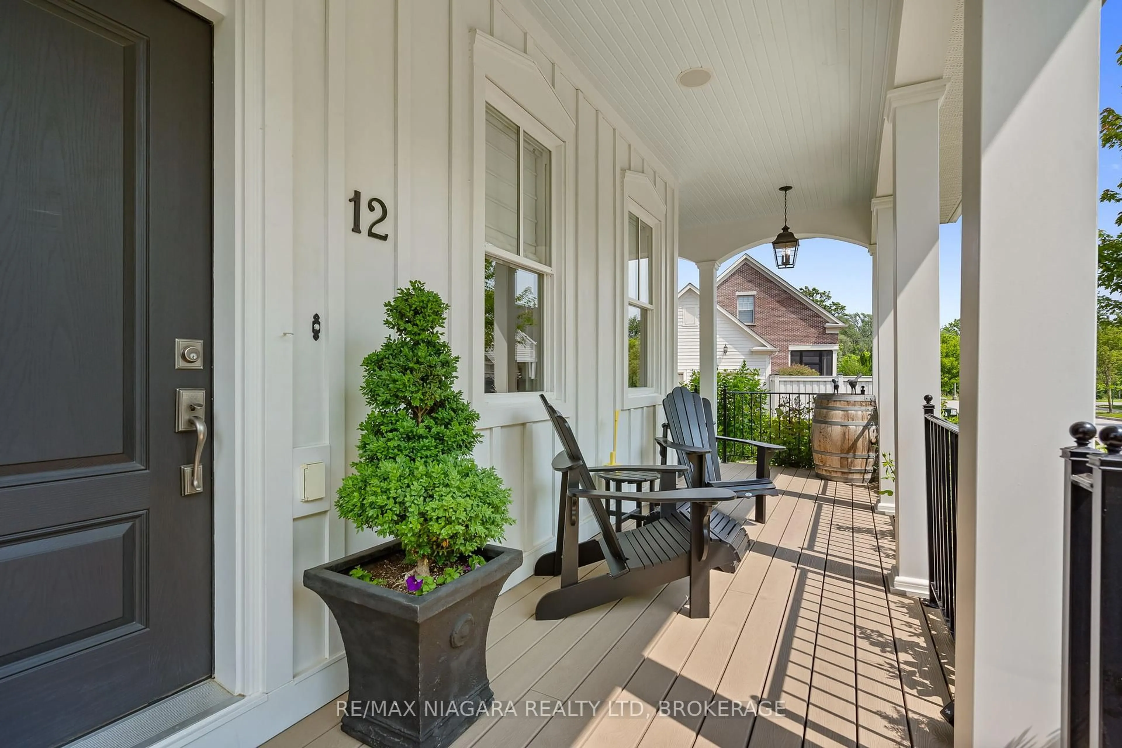 Indoor entryway for 12 Murray St, Niagara-on-the-Lake Ontario L0S 1J0