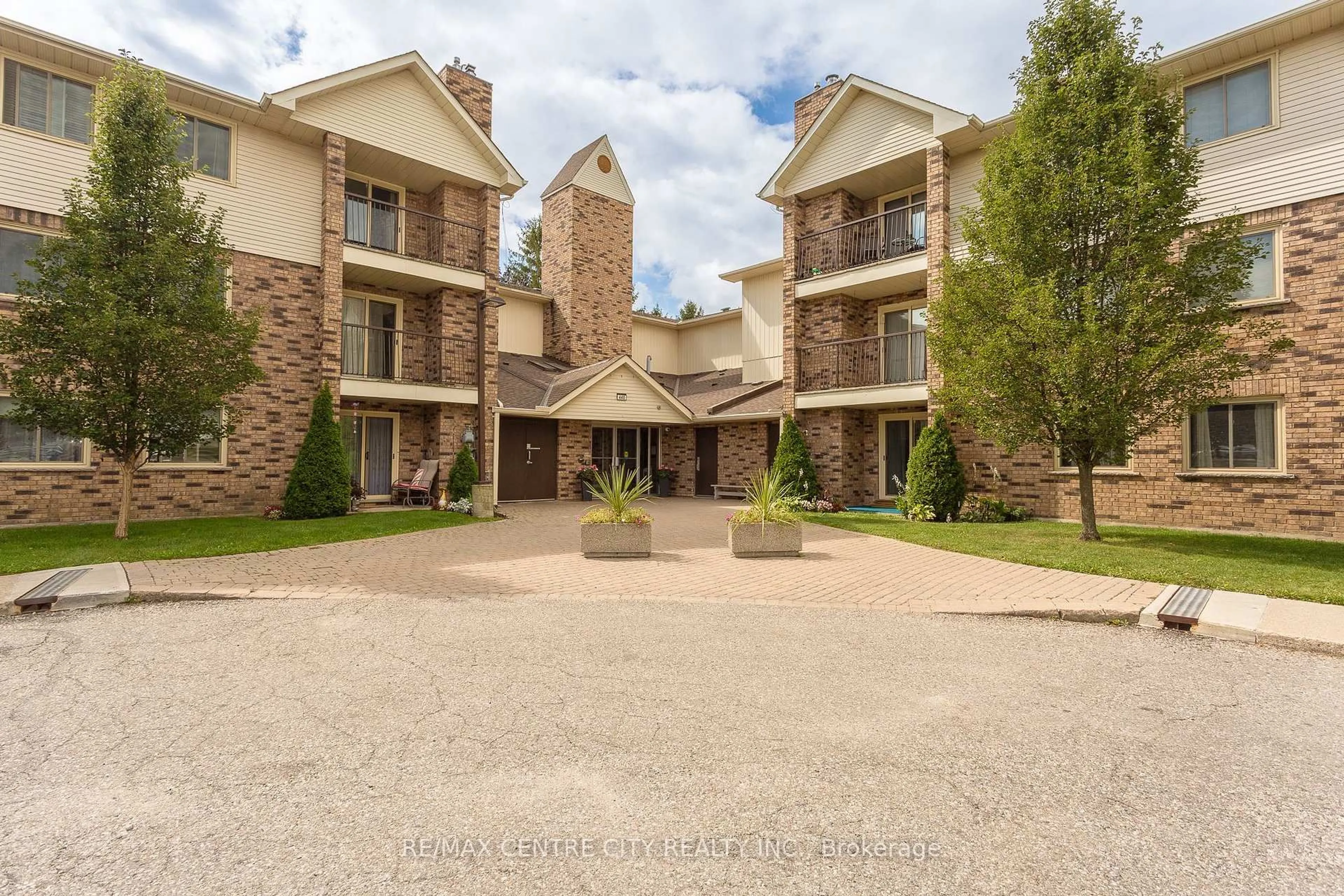 Patio, unknown for 440 Wellington St #209, St. Thomas Ontario N5R 5X5