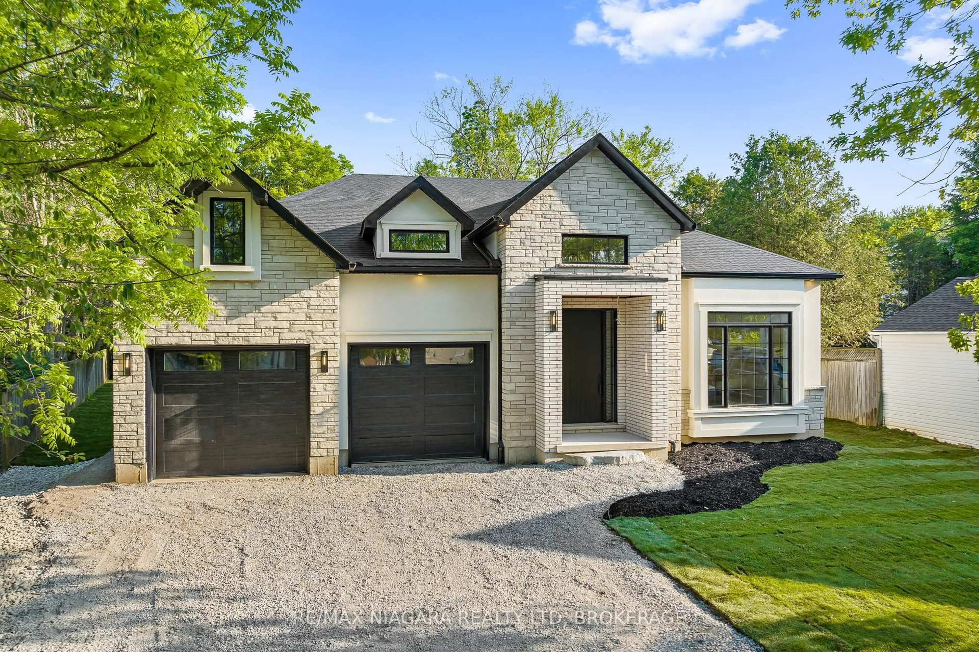 Home with brick exterior material, street for 7 Circle St, Niagara-on-the-Lake Ontario L0S 1J0