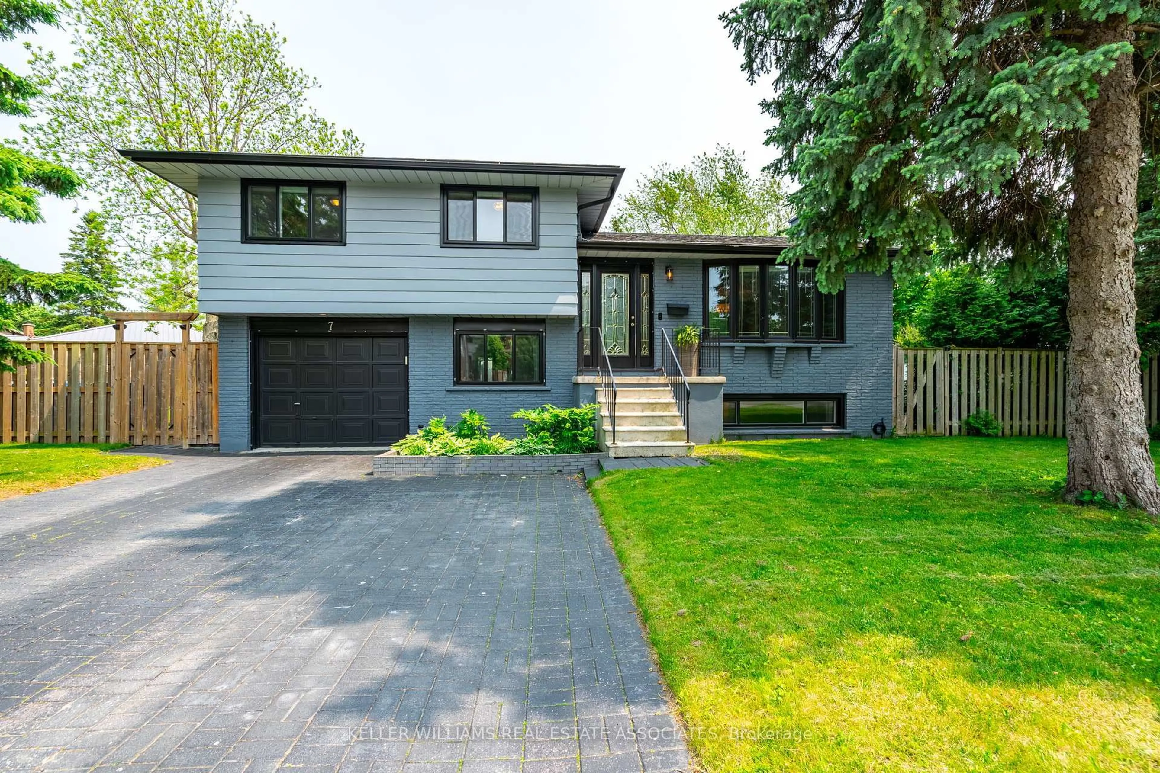 Home with brick exterior material, street for 7 Michael Pl, Guelph Ontario N1H 6R9