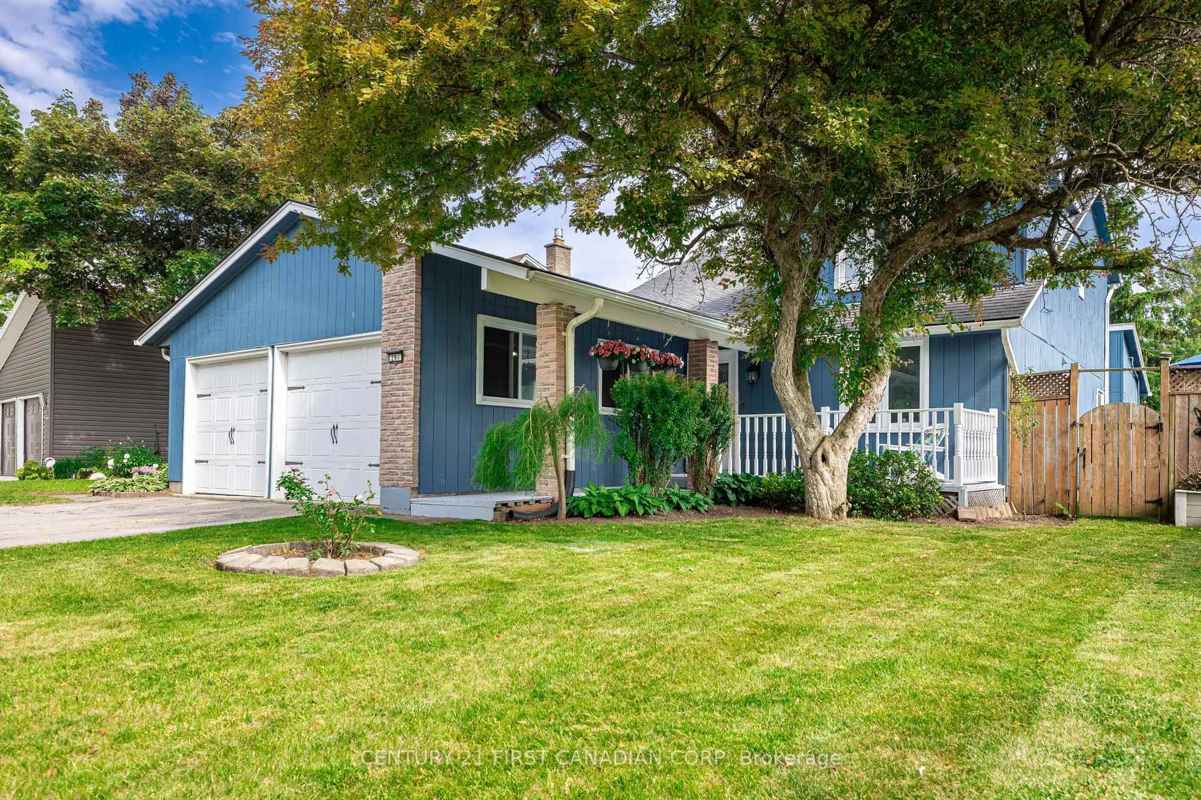 Home with vinyl exterior material, street for 291 Blackacres Blvd, London North Ontario N6G 2T9