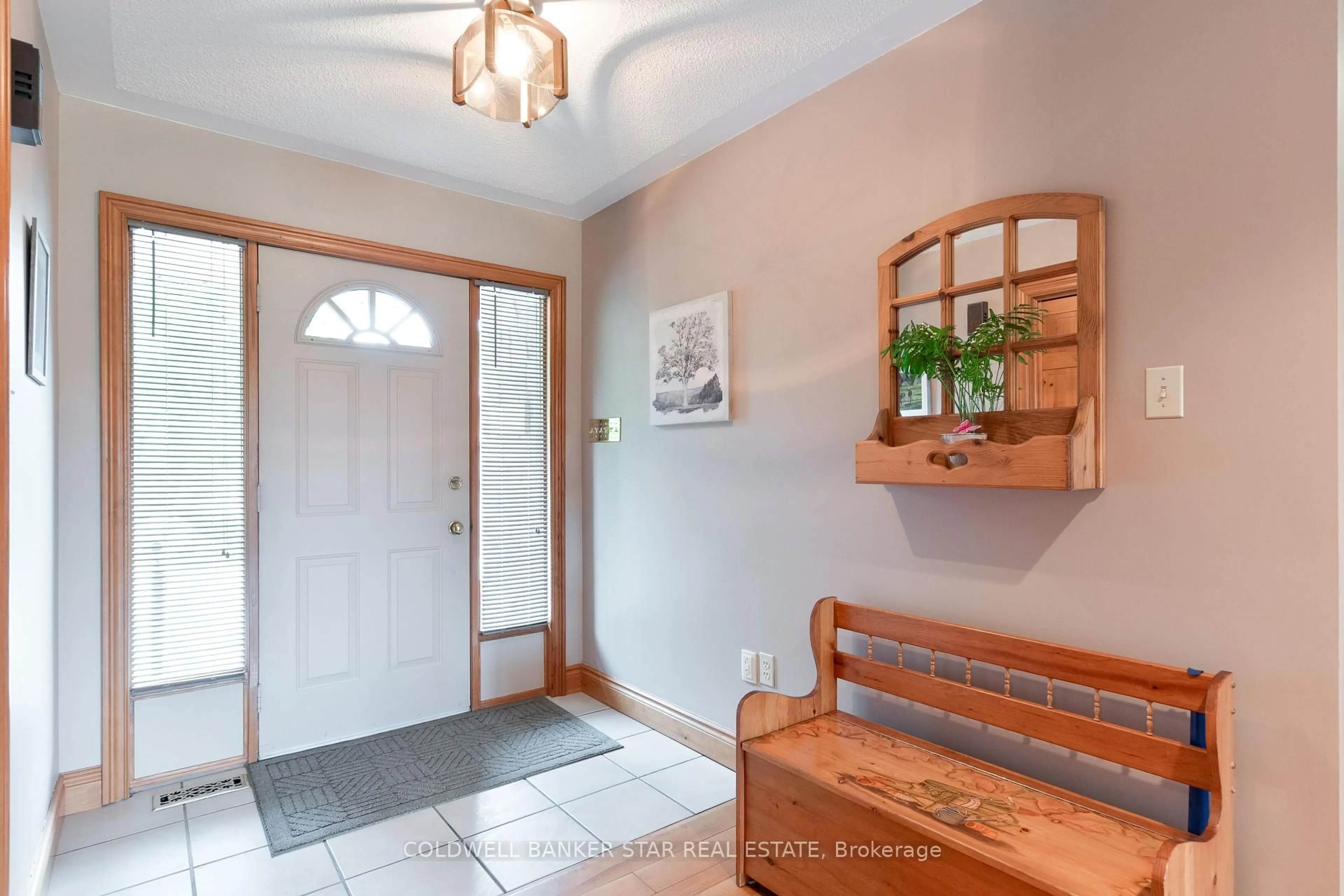 Indoor entryway for 49290 Nova Scotia Line, Malahide Ontario N5H 2R2