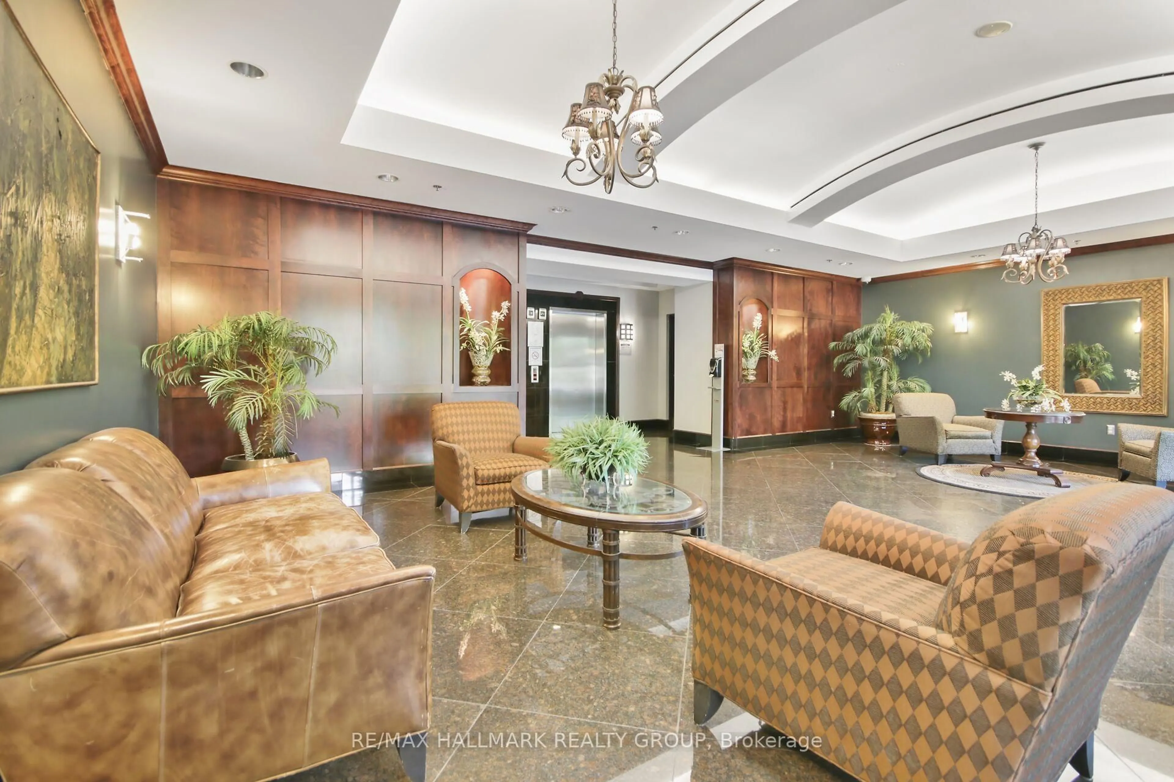 Lobby for 570 Laurier Ave #1706, Ottawa Ontario K1R 1C8