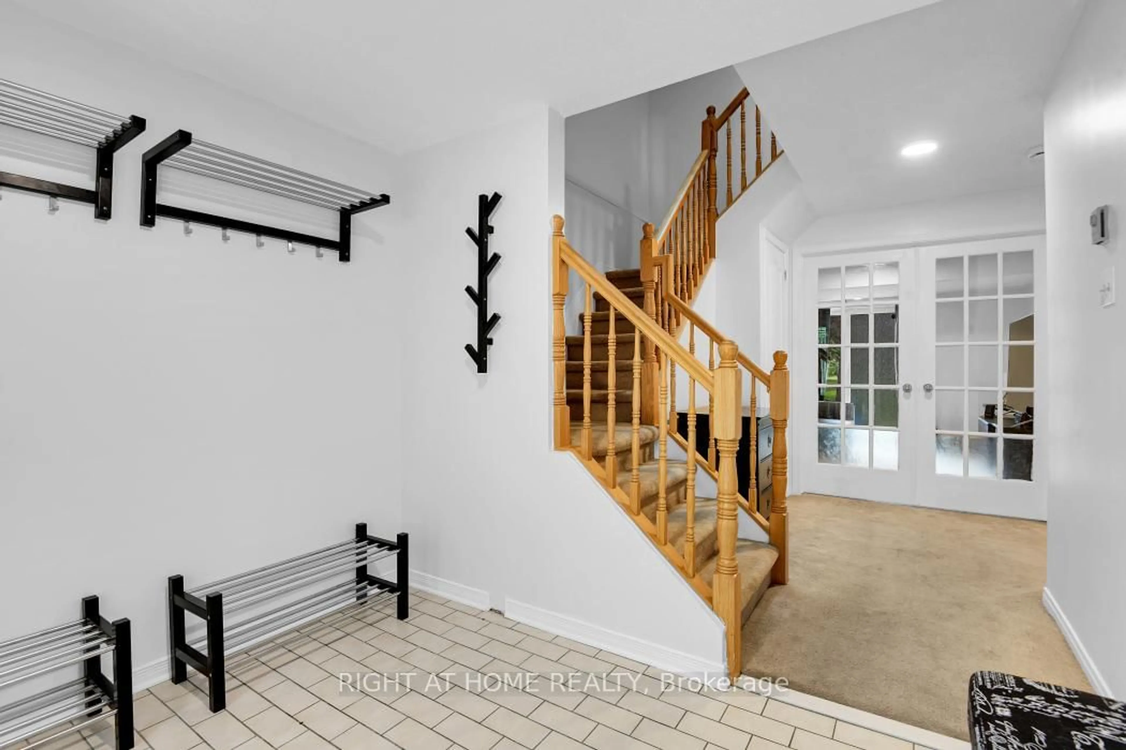 Unknown for 22 Wrenwood Cres, Ottawa Ontario K2G 5V5