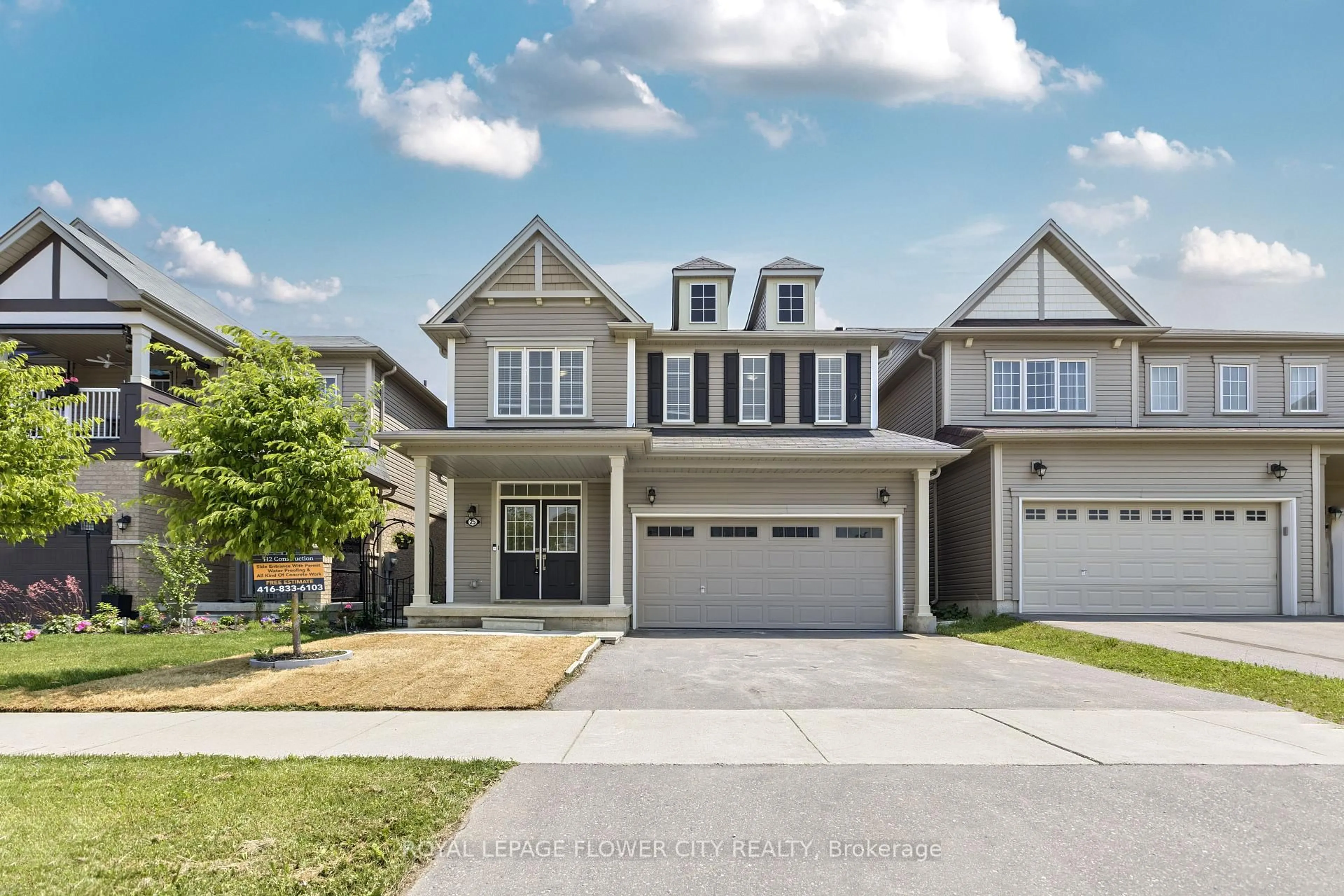 Home with vinyl exterior material, street for 25 Munro Circ, Brant Ontario N3T 0R1