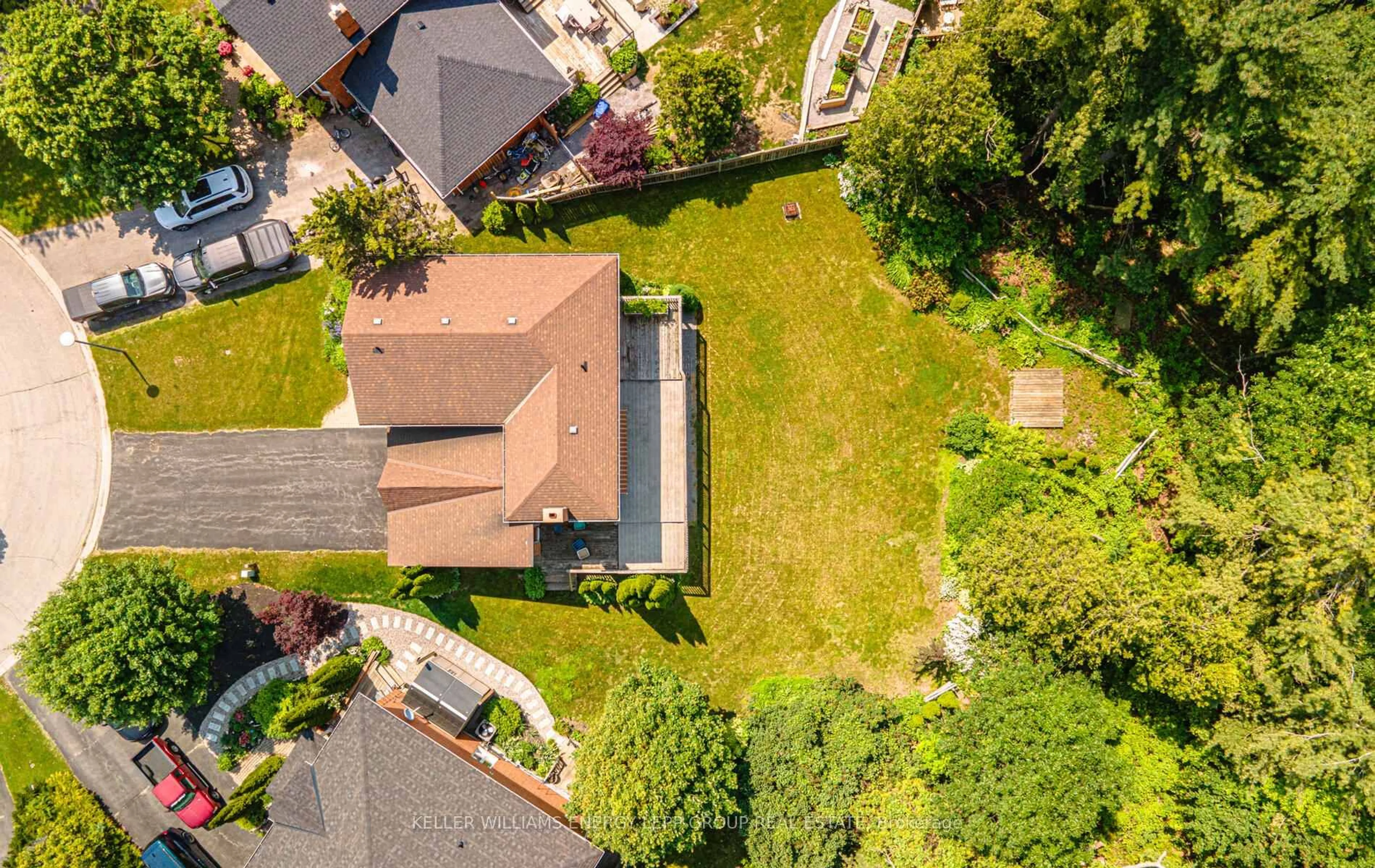 A pic from outside/outdoor area/front of a property/back of a property/a pic from drone, street for 7 Herbert Pl, Port Hope Ontario L1A 4G7
