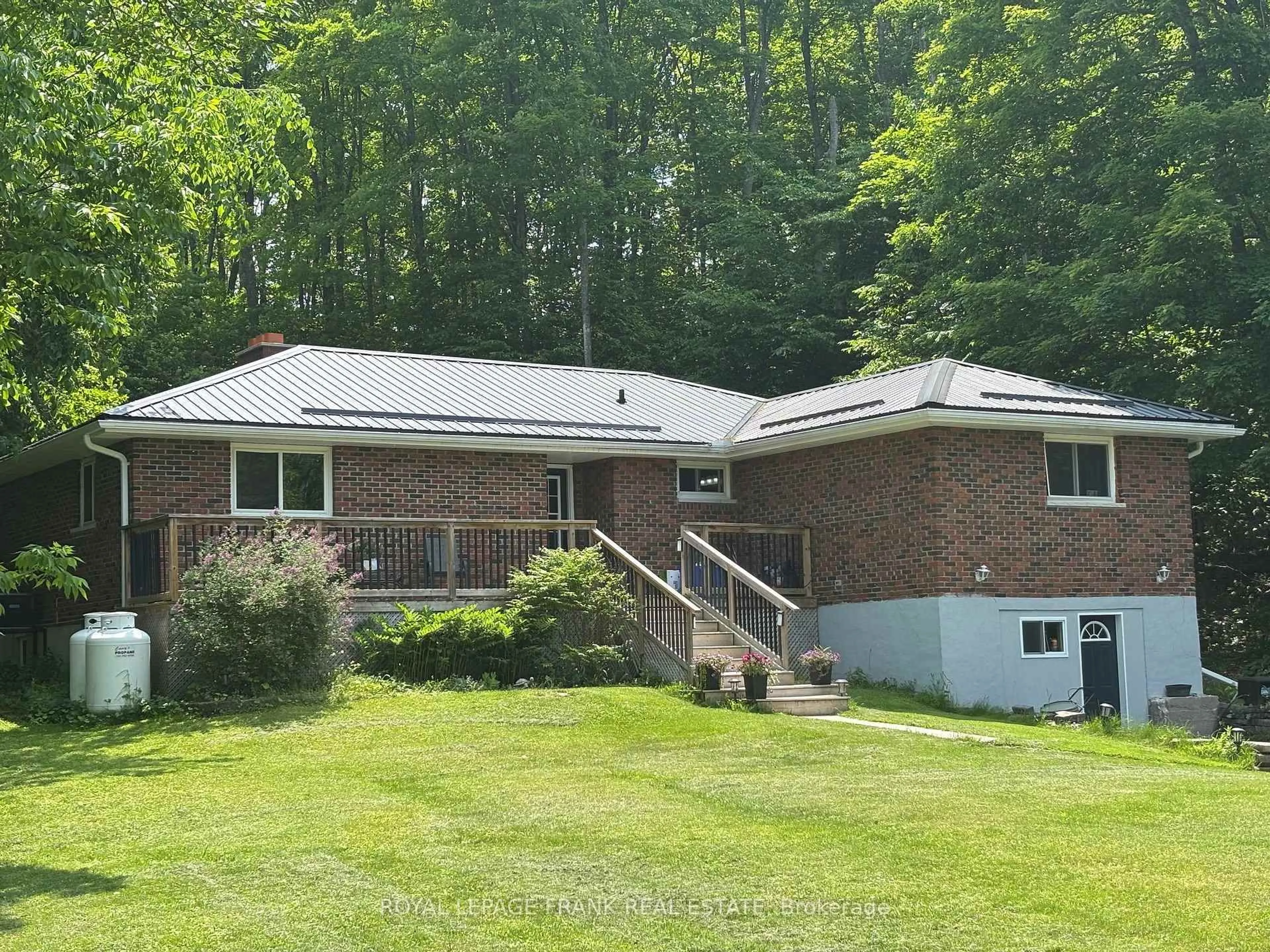 Home with vinyl exterior material, unknown for 878 Payne Line Rd, Douro-Dummer Ontario K0L 3A0
