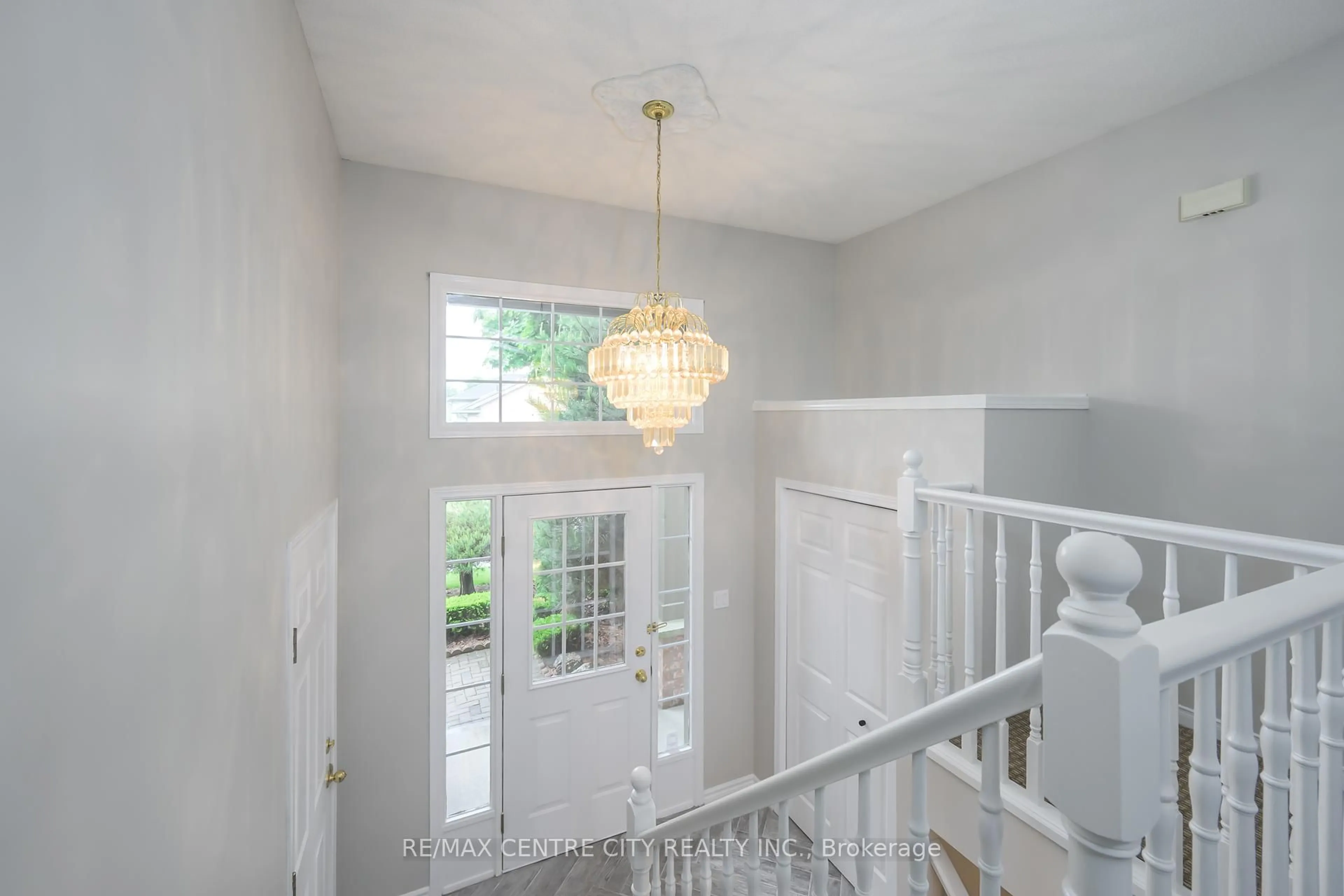 Indoor entryway for 145 North Centre Rd #54, London North Ontario N5X 4C7