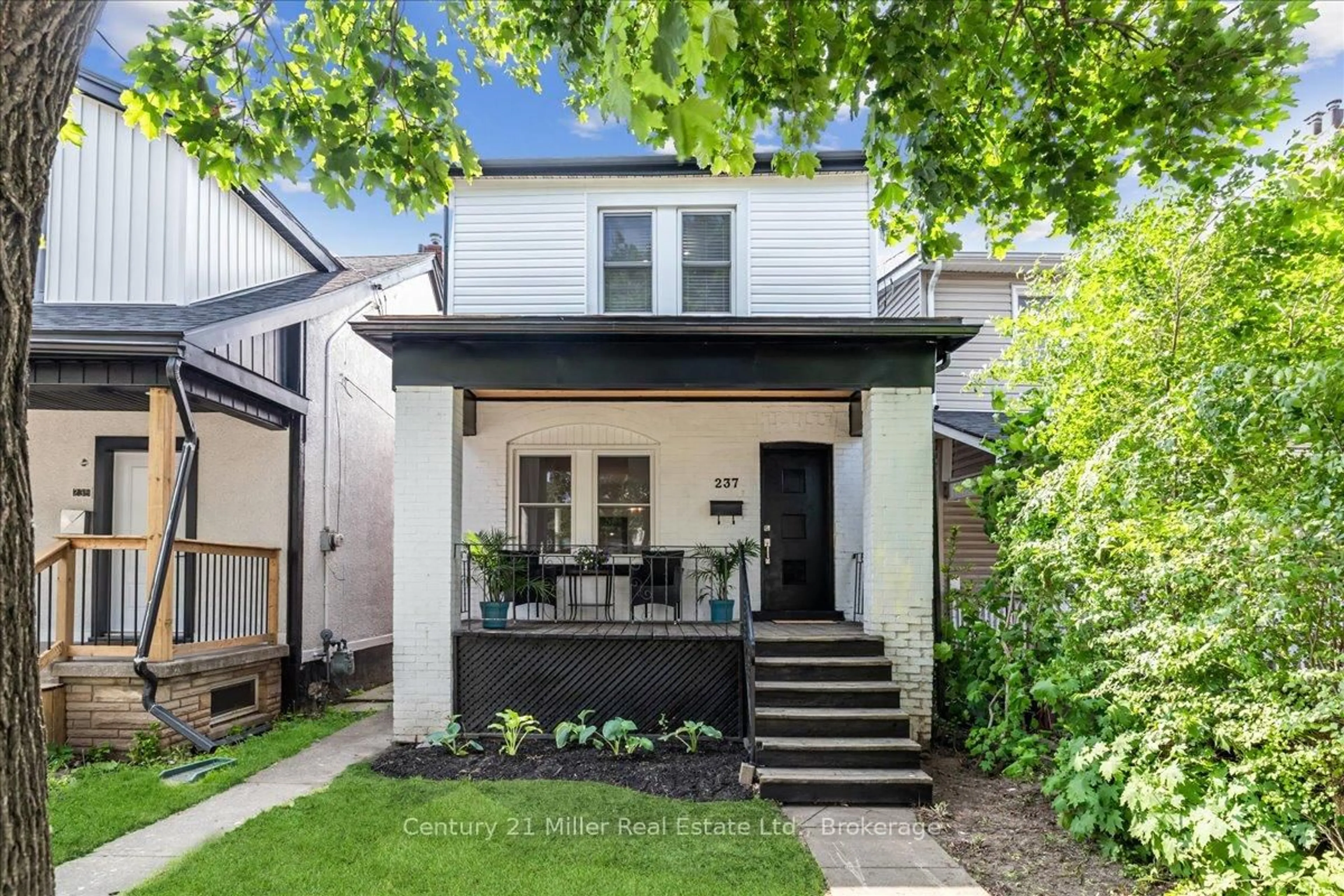 Home with brick exterior material, street for 237 Balmoral Ave, Hamilton Ontario L8L 7S1