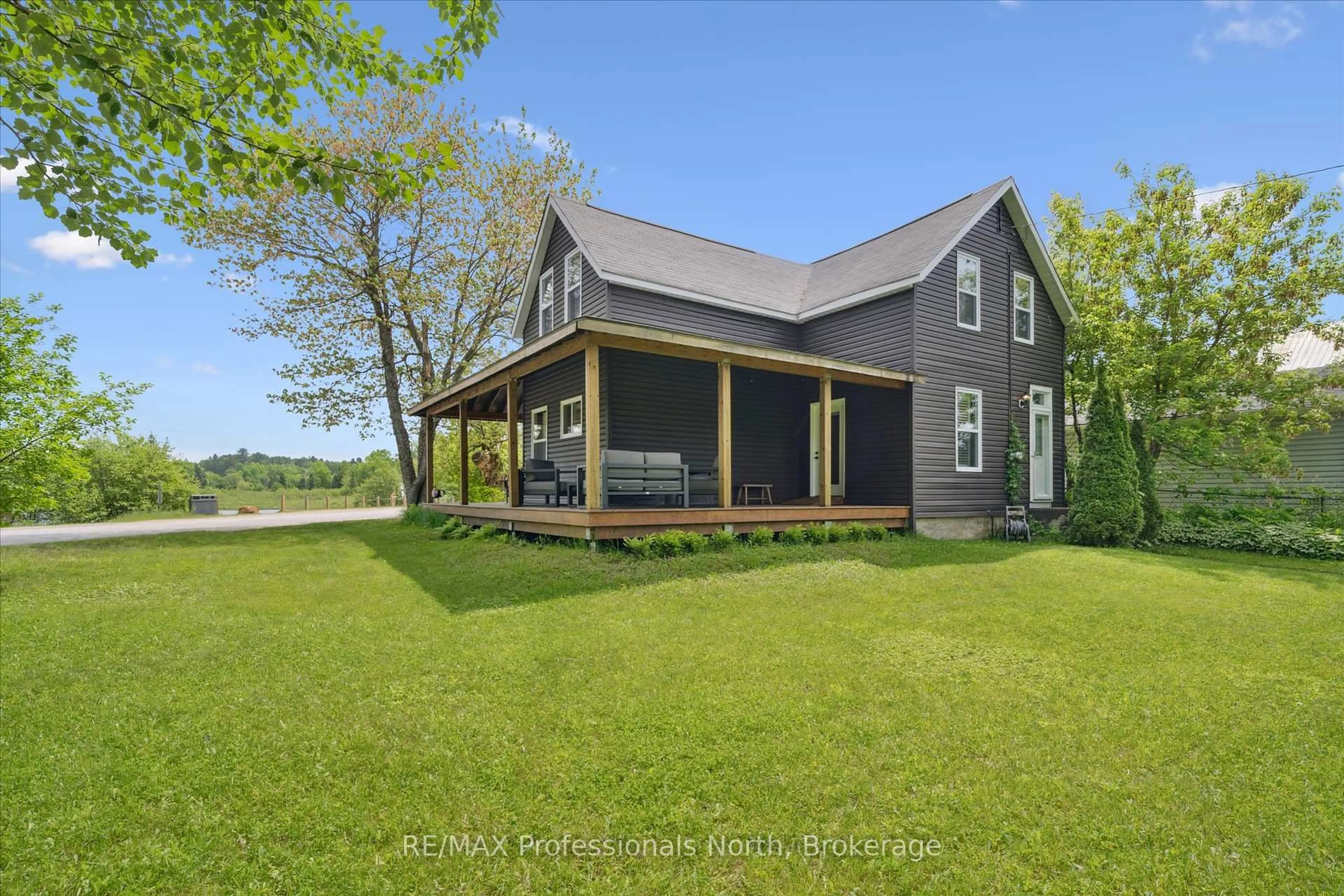 A pic from outside/outdoor area/front of a property/back of a property/a pic from drone, water/lake/river/ocean view for 54 Main St, Kearney Ontario P0A 1M0