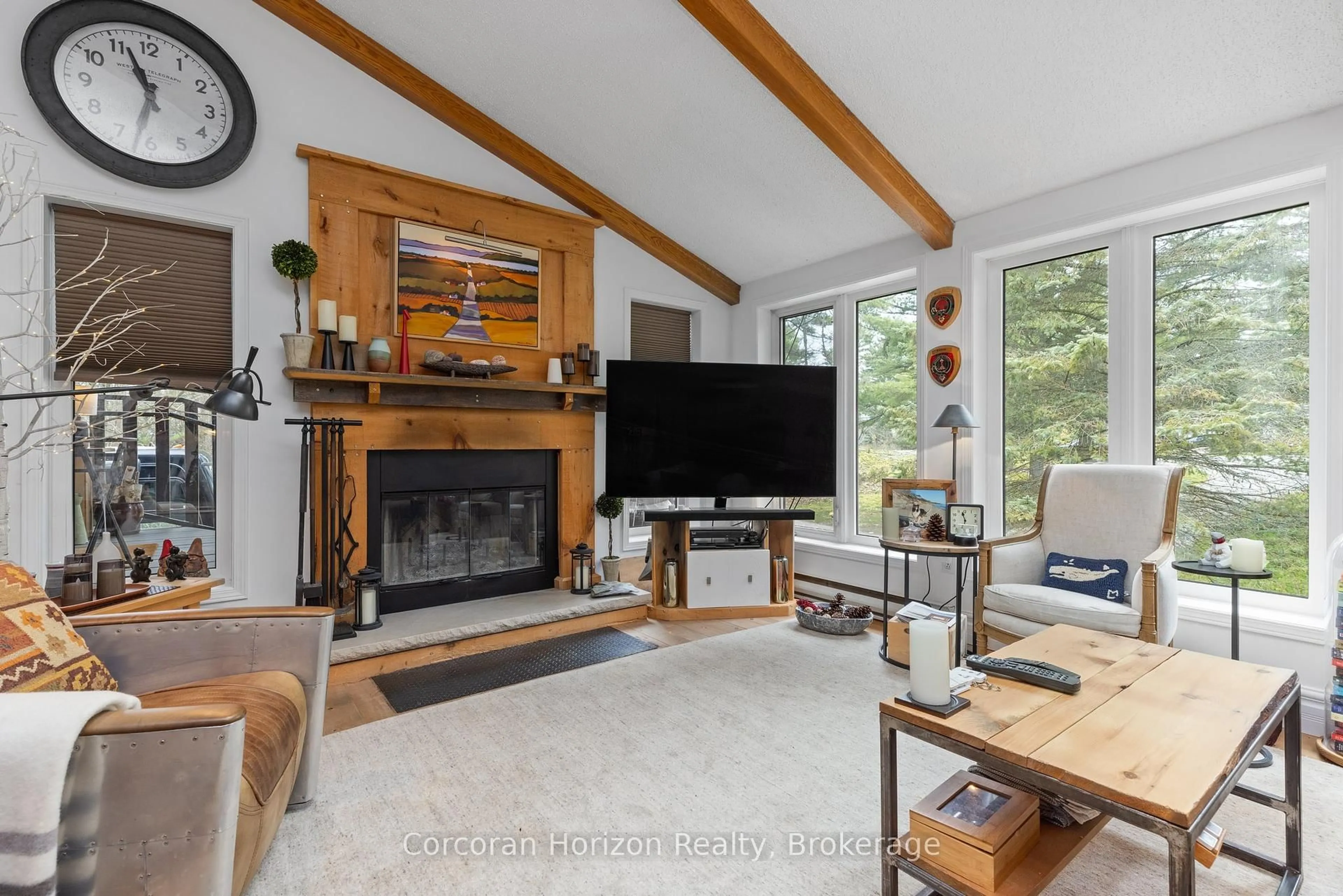 Living room with furniture, unknown for 2517 HONEY HARBOUR Rd, Georgian Bay Ontario L0K 1S0