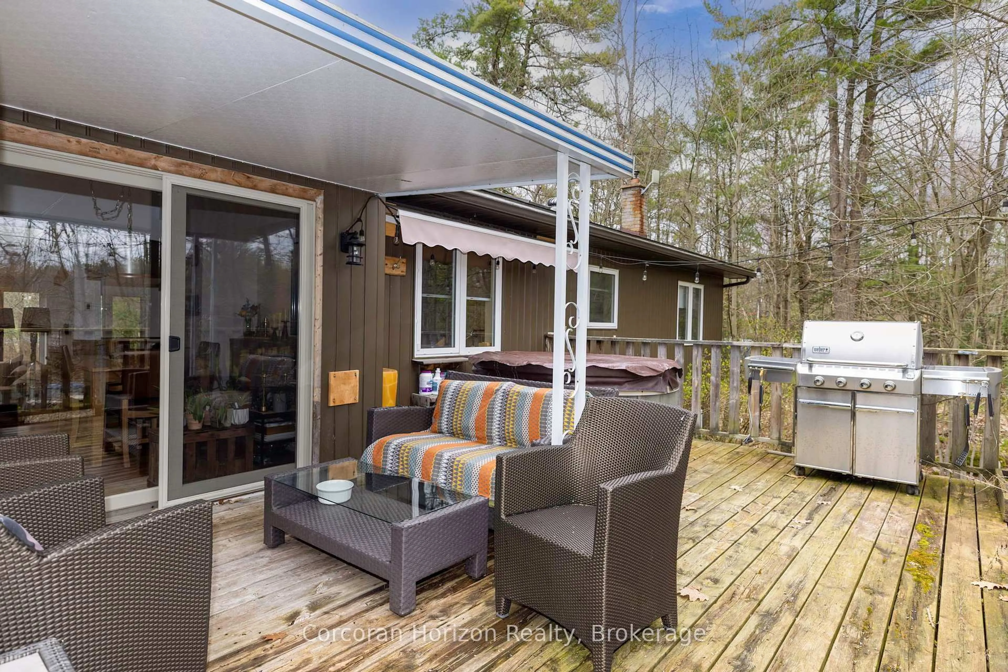 Patio, unknown for 2517 HONEY HARBOUR Rd, Georgian Bay Ontario L0K 1S0