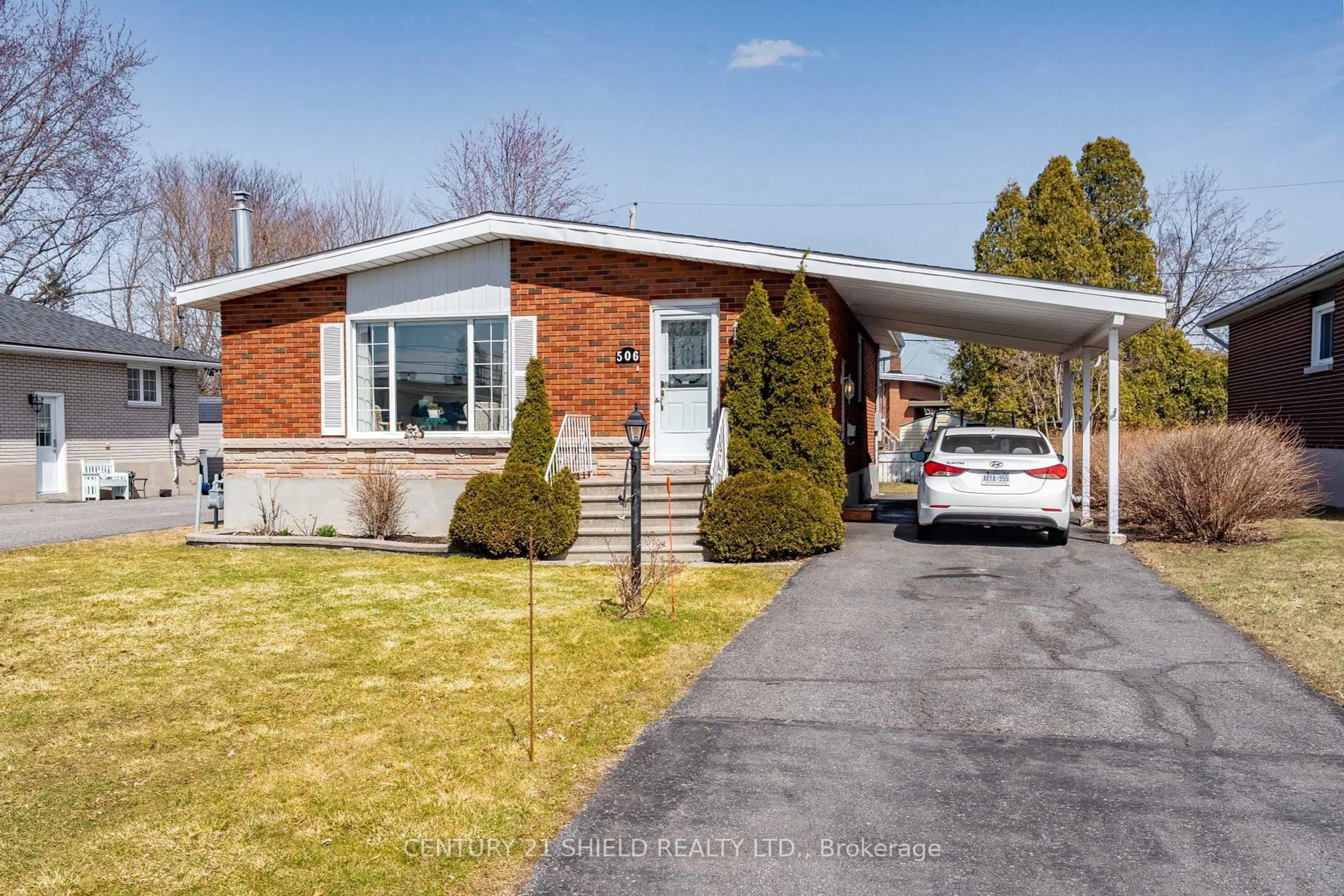 Home with vinyl exterior material, street for 506 Anderson Dr, Cornwall Ontario K6H 5N3