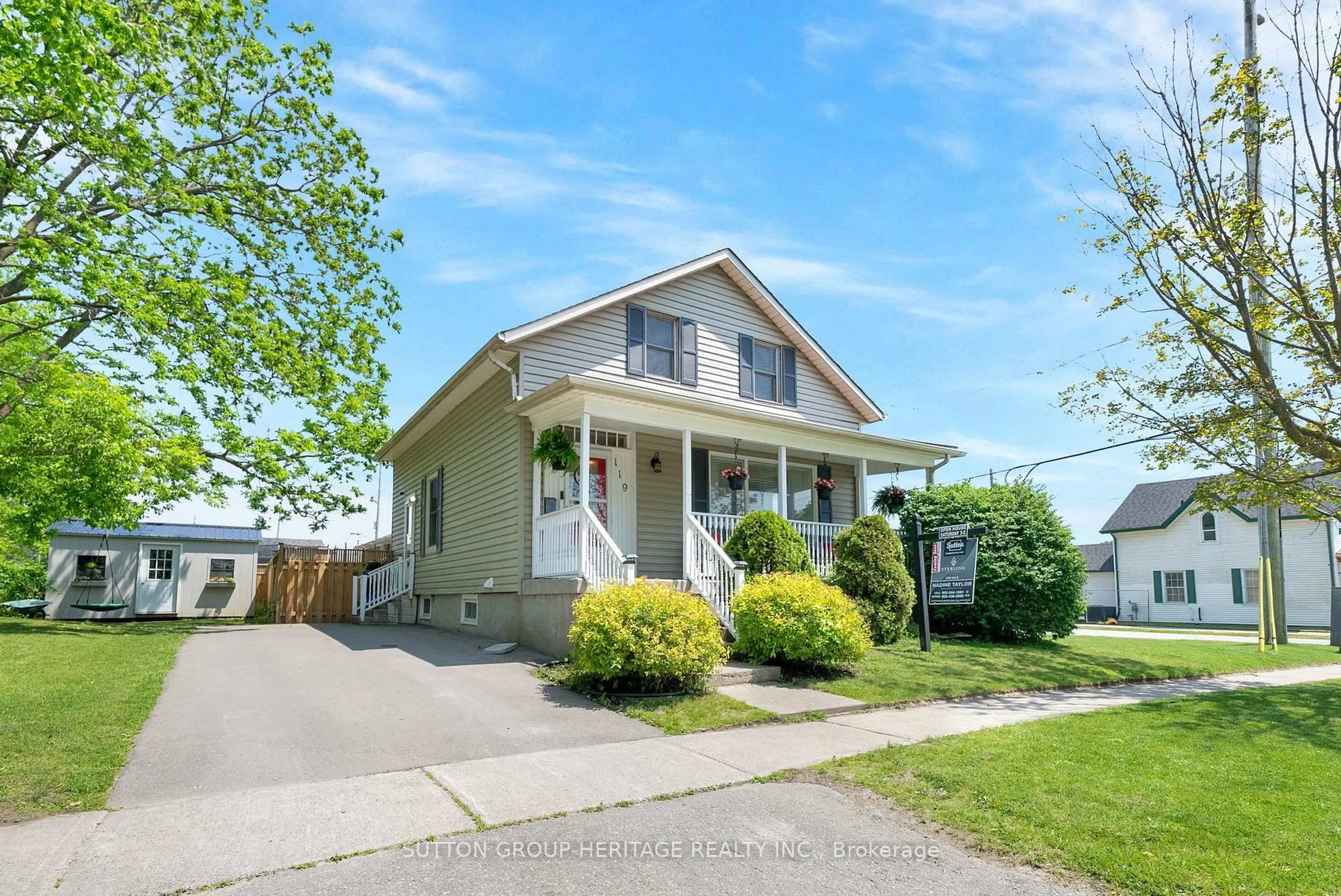 Home with vinyl exterior material, street for 119 King St, Port Hope Ontario L1A 2R8