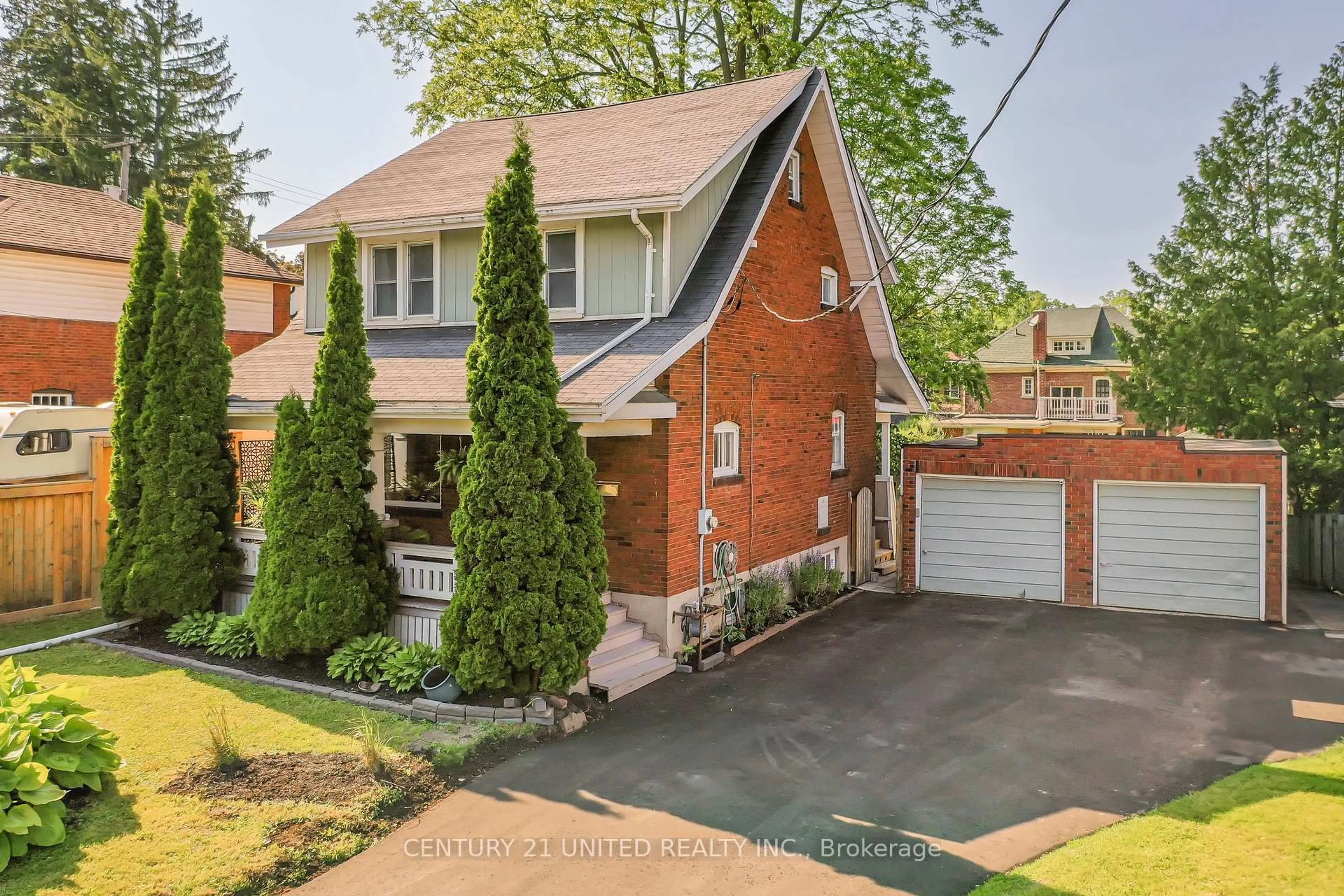 Home with brick exterior material, street for 624 Charlotte St, Peterborough Central Ontario K9J 2W8