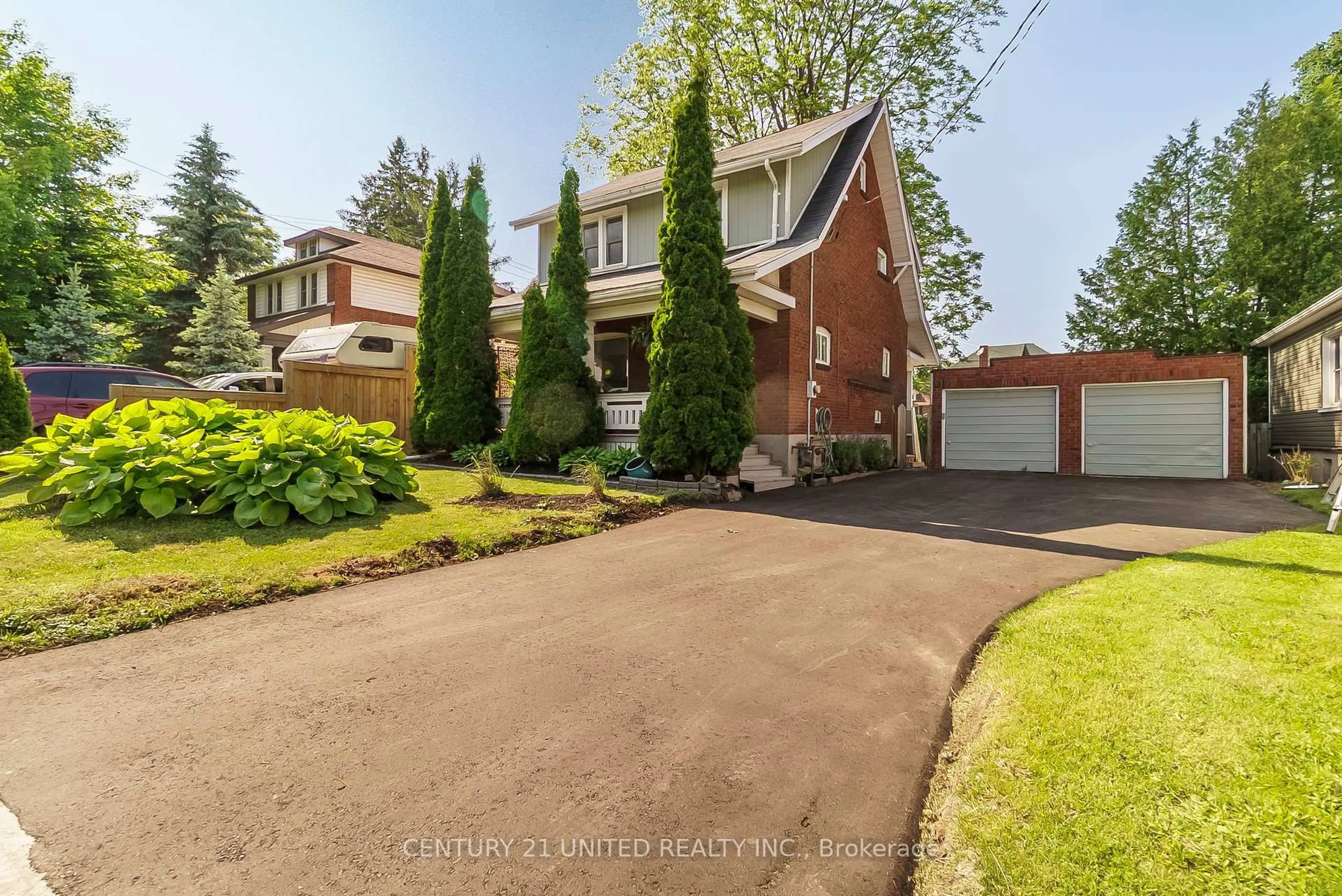 Unknown for 624 Charlotte St, Peterborough Central Ontario K9J 2W8