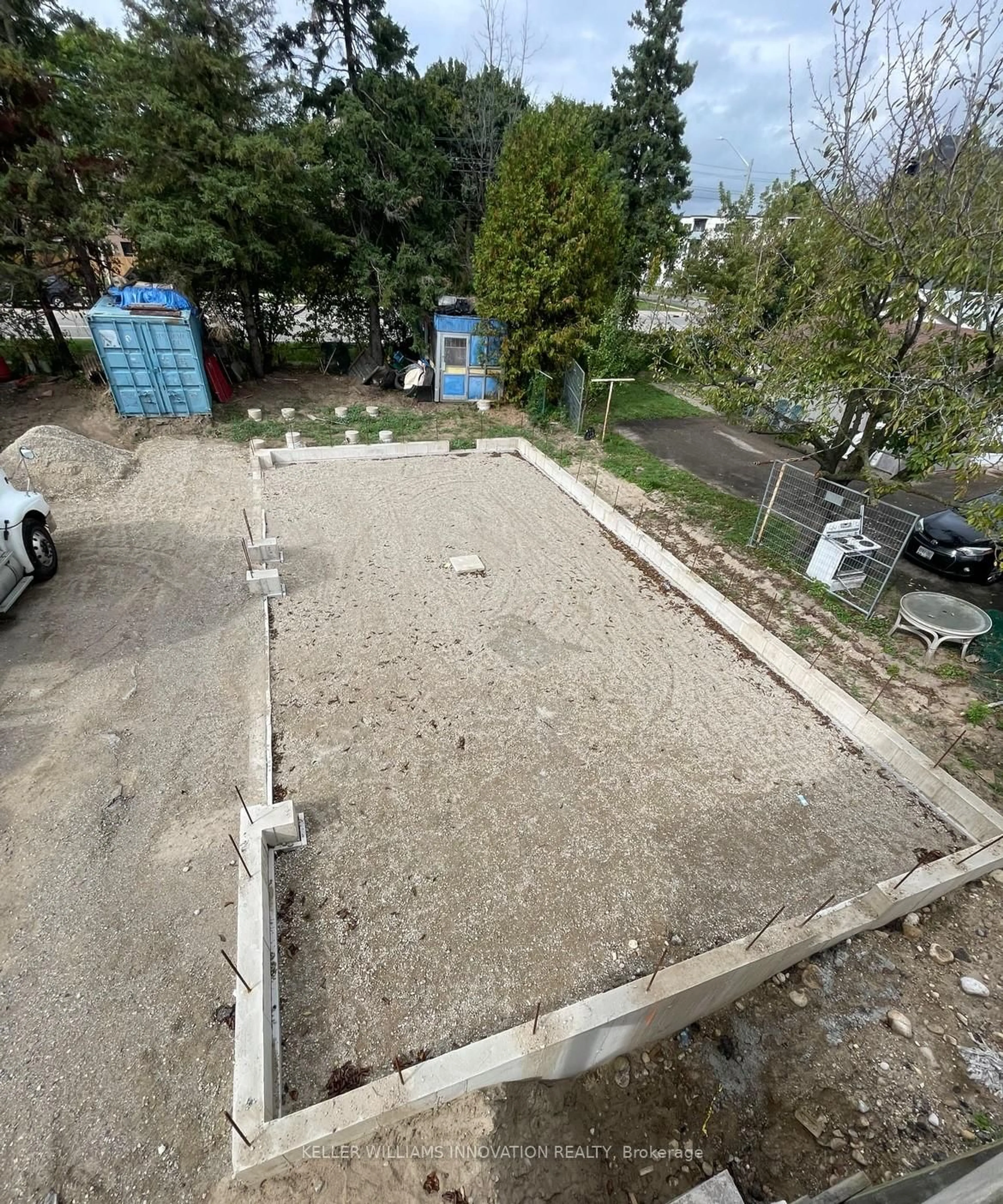 A pic from outside/outdoor area/front of a property/back of a property/a pic from drone, building for 74 Carnaby Cres, Kitchener Ontario N2A 1M7