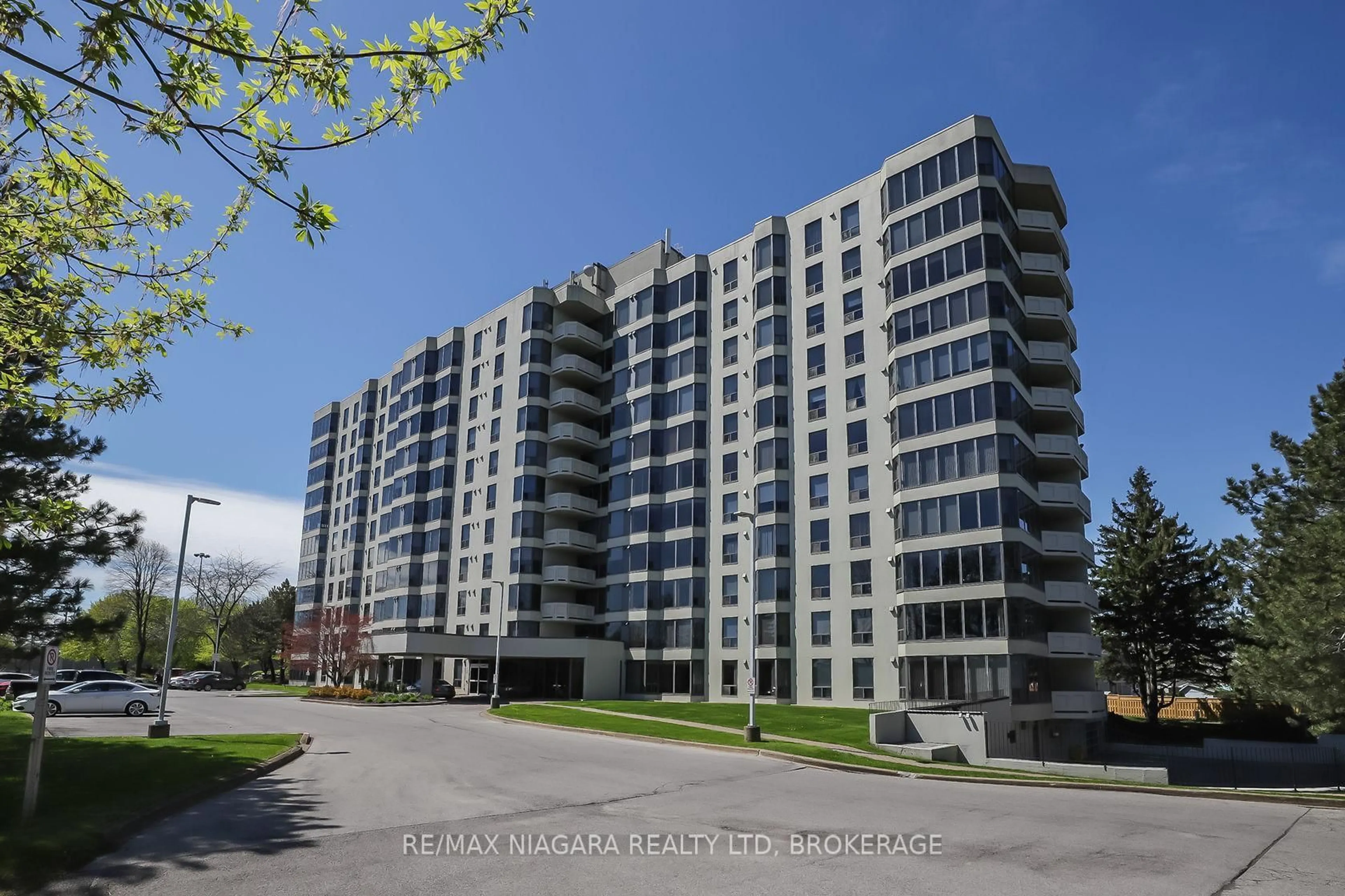 Unknown for 81 Scott St #304, St. Catharines Ontario L2N 7L5