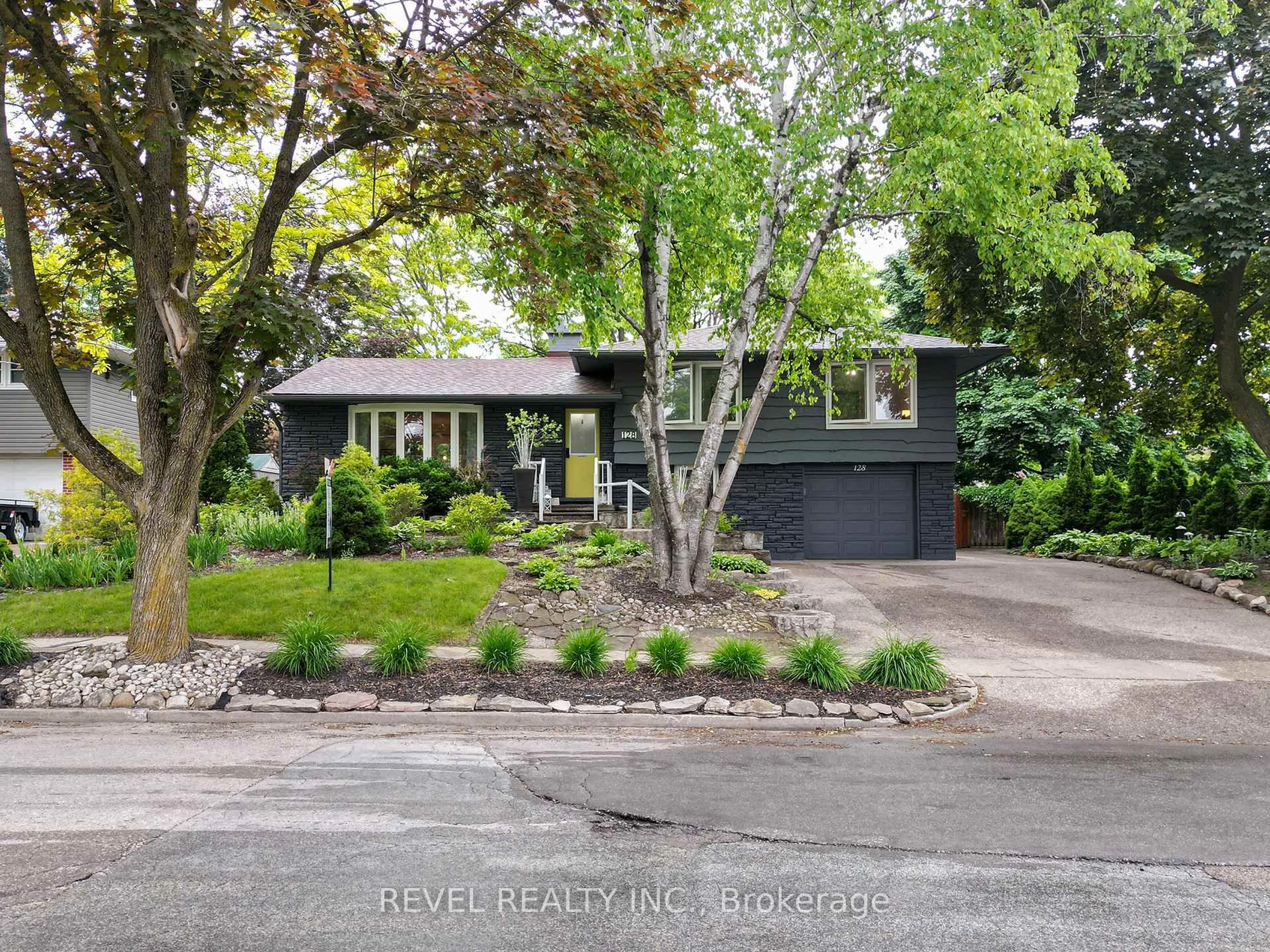 Unknown for 128 Blueridge Ave, Kitchener Ontario N2M 4E1