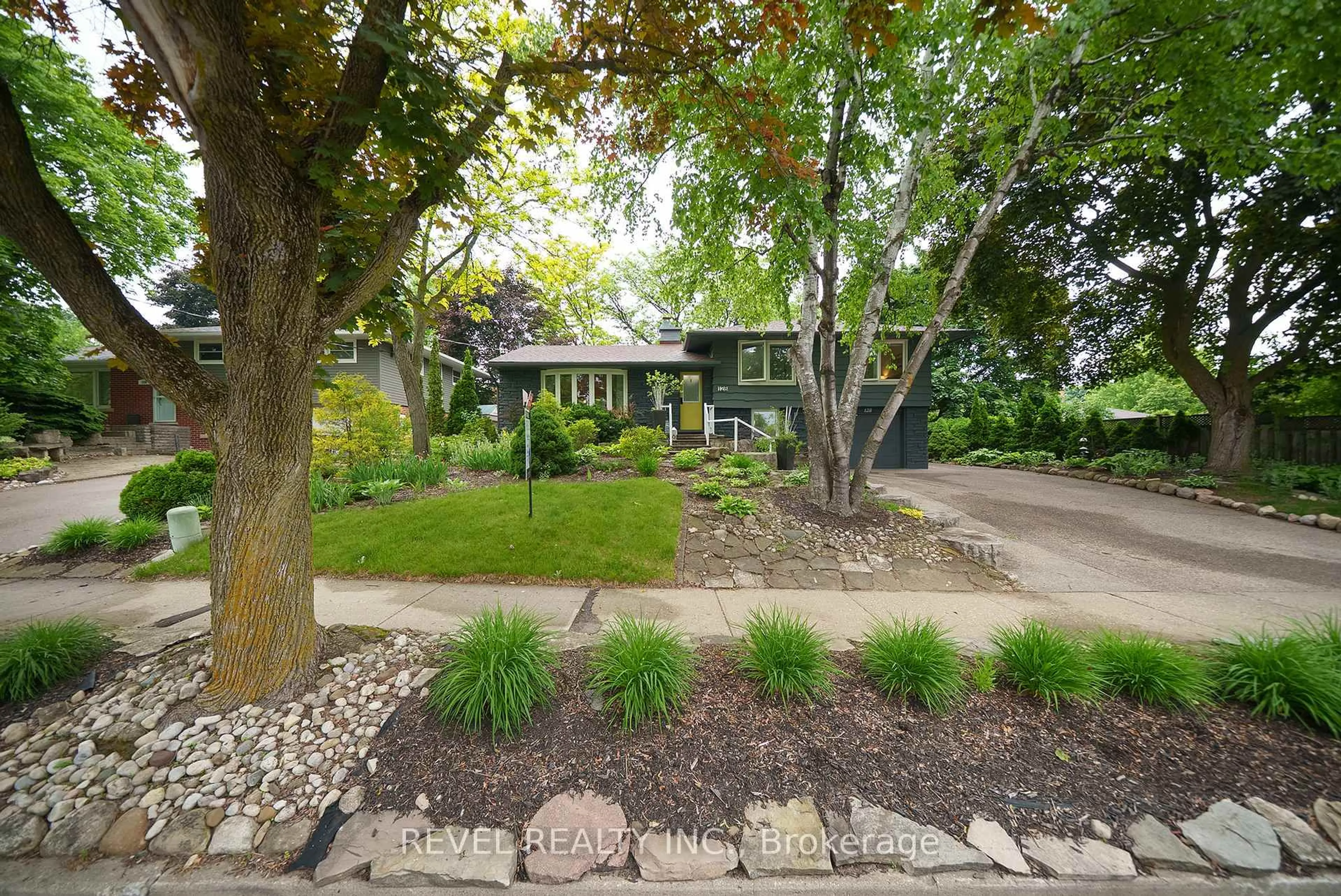 Unknown for 128 Blueridge Ave, Kitchener Ontario N2M 4E1